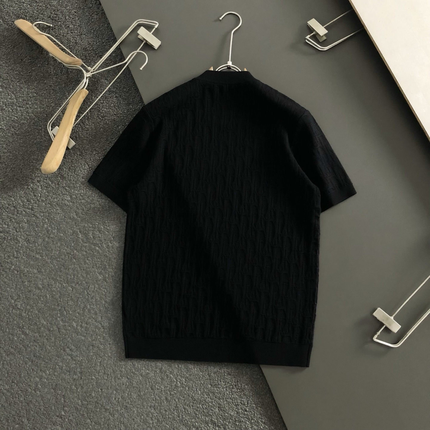 L牌合身版型M-XXXL2025秋冬时尚老花提花百搭羊毛短袖，精致工艺专柜面料，顶级元素融合打造，经典短