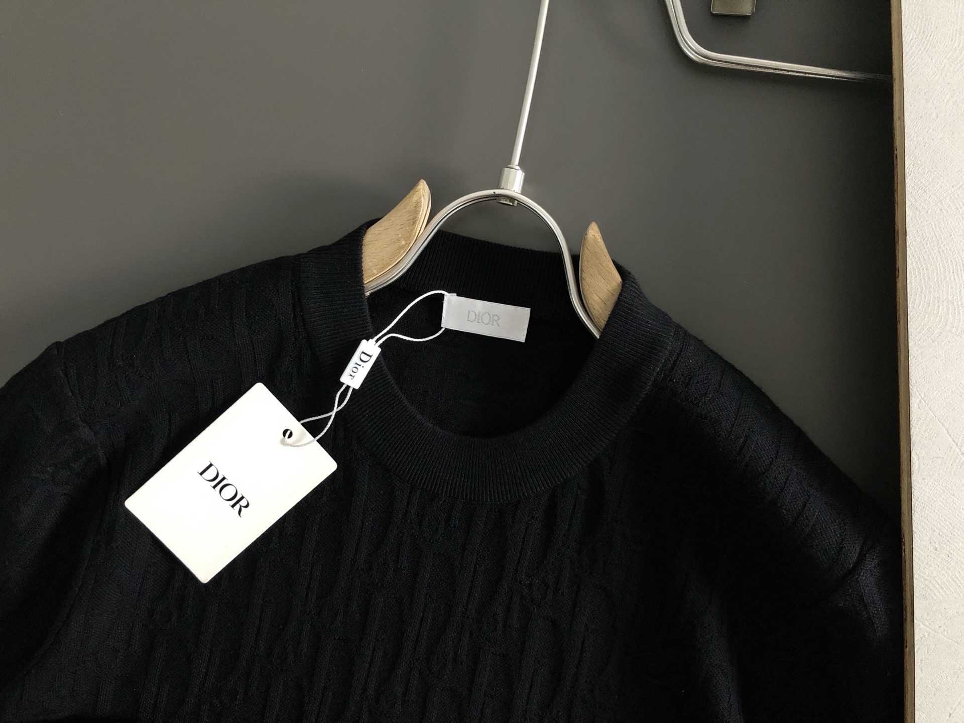 L牌合身版型M-XXXL2025秋冬时尚老花提花百搭羊毛短袖，精致工艺专柜面料，顶级元素融合打造，经典短