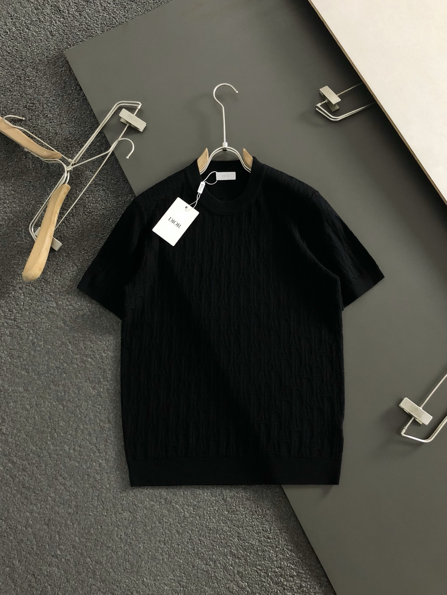 L牌合身版型M-XXXL2025秋冬时尚老花提花百搭羊毛短袖，精致工艺专柜面料，顶级元素融合打造，经典短