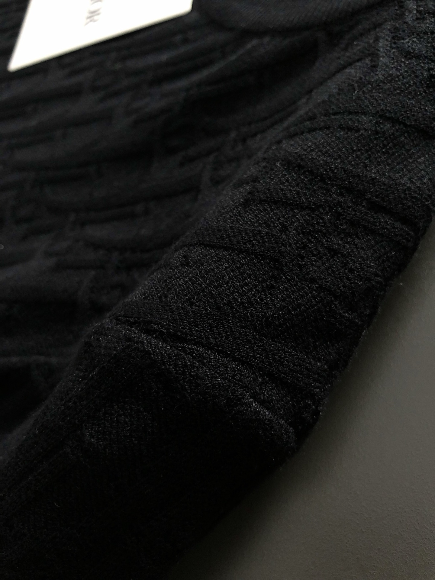 L牌合身版型M-XXXL2025秋冬时尚老花提花百搭羊毛短袖，精致工艺专柜面料，顶级元素融合打造，经典短