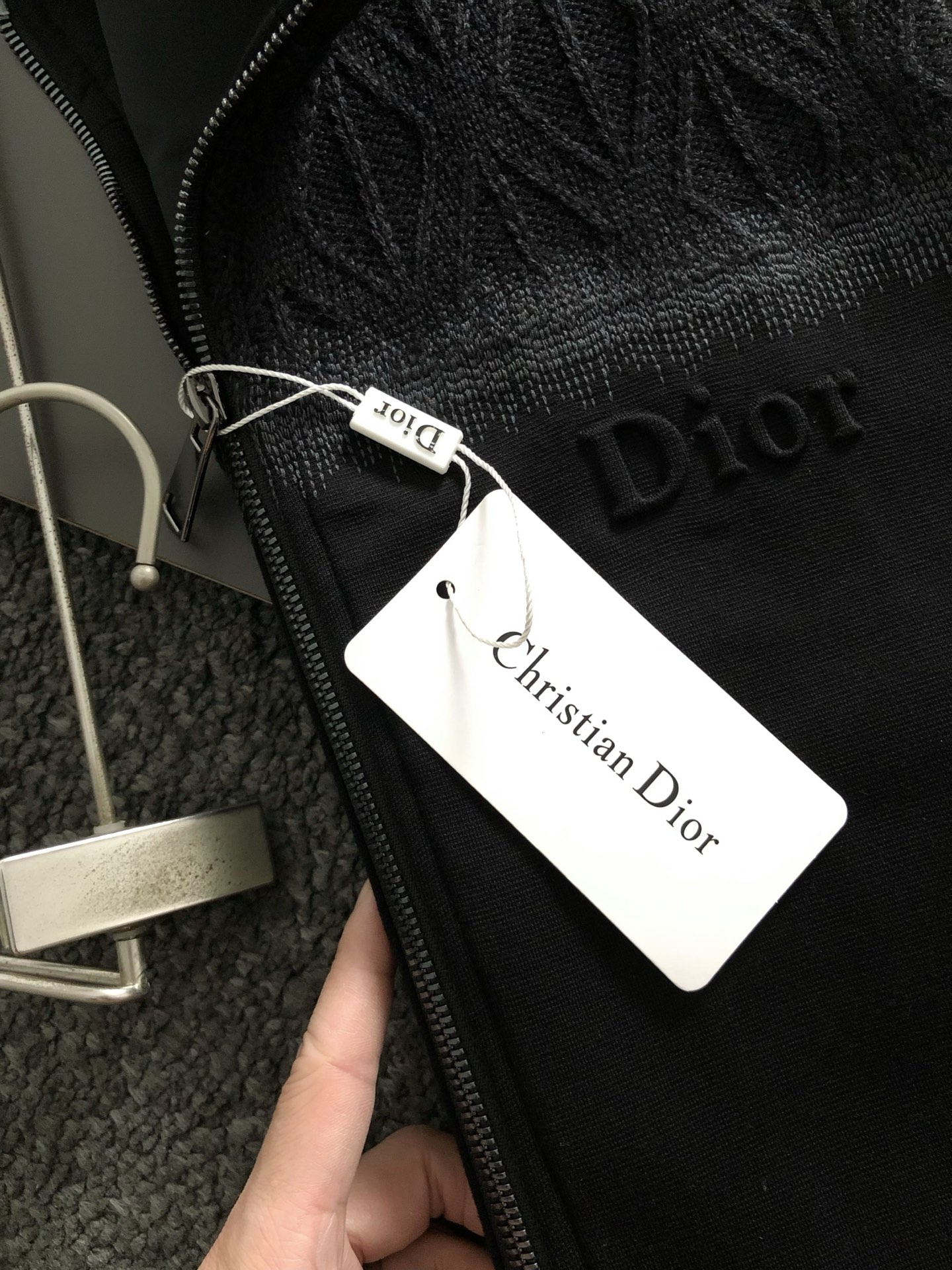 Dir**合身版型M-XXXL25秋冬最顶级线绣字母压花针织拼接立领马甲，顶级工艺针织面料融合金属五金辅