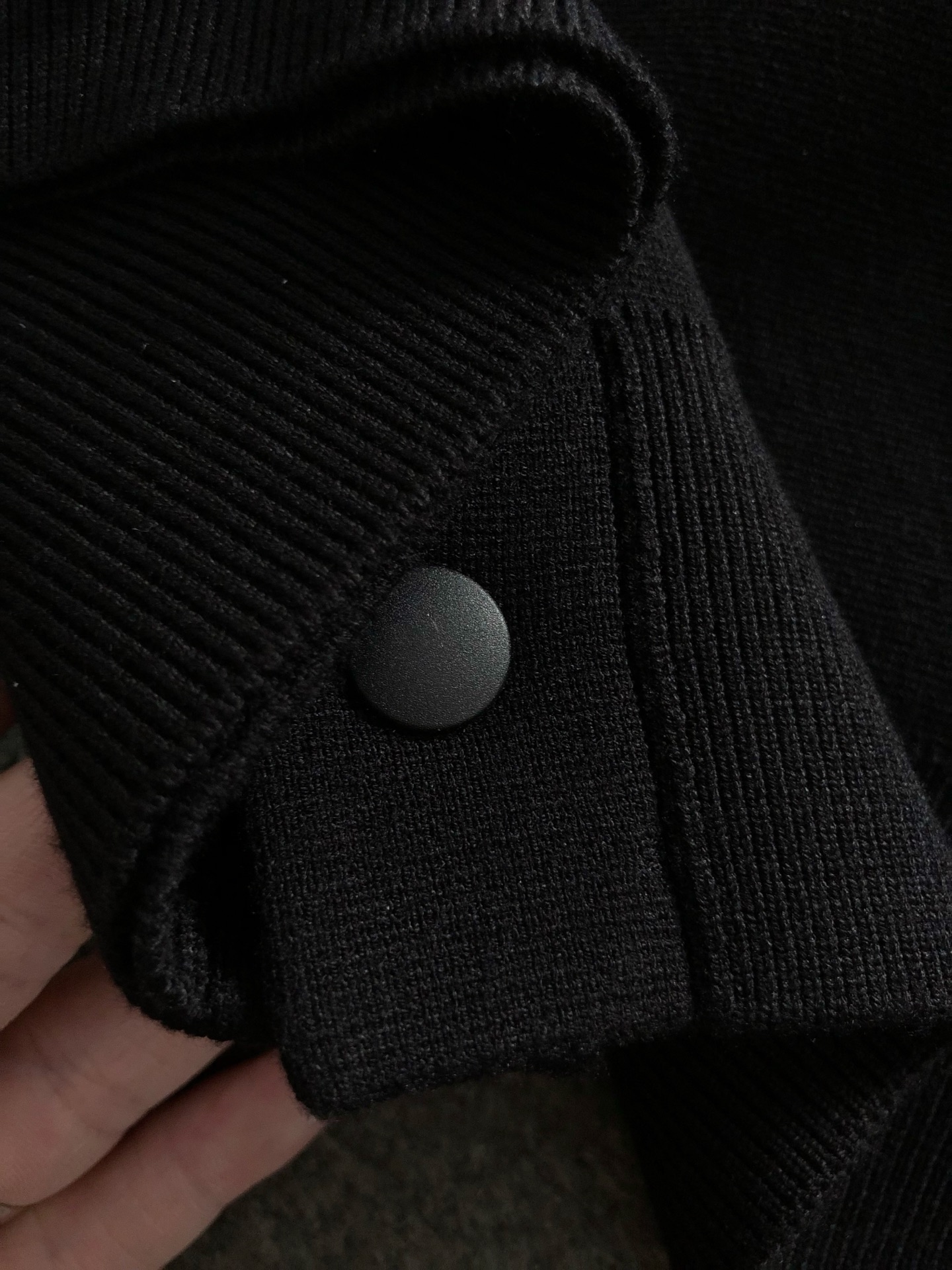 BBR**合身版型M-XXXL2025秋冬格纹美丽字母压花针织羊毛外套，精致工艺专柜面料，顶级元素融合打