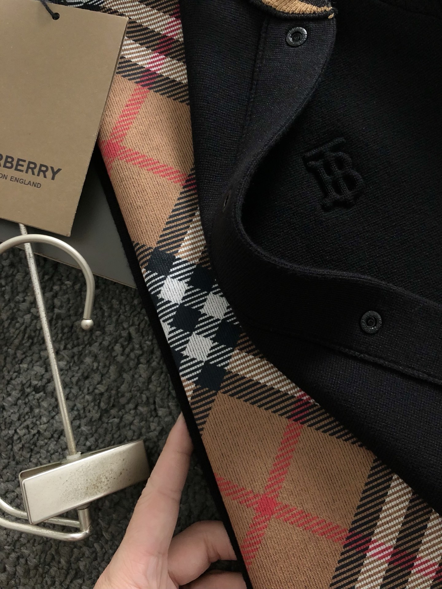 BBR**合身版型M-XXXL2025秋冬格纹美丽字母压花针织羊毛外套，精致工艺专柜面料，顶级元素融合打