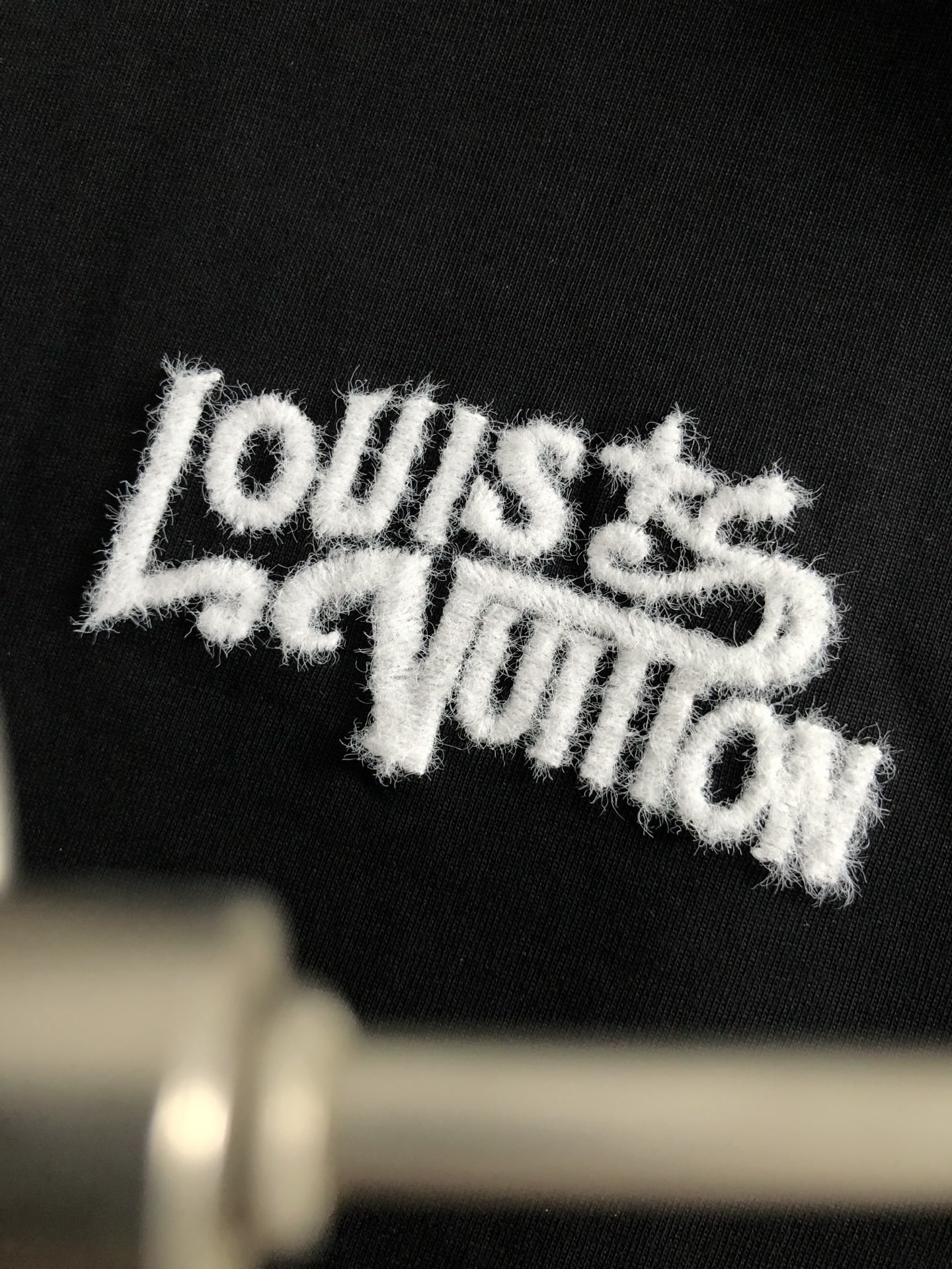 L牌*合身版型S-Xl25春夏顶级毛绒刺绣潮牌短袖，精致工艺专柜面料，顶级元素融合打造，3标齐全，潮男时