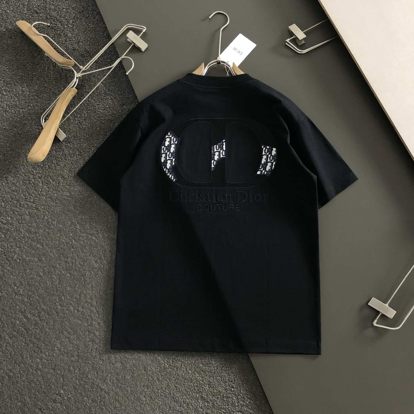 Dir*合身版型S-Xl25春夏顶级经典花色贴布绣潮牌短袖，精致工艺专柜面料，顶级元素融合打造，3标齐全