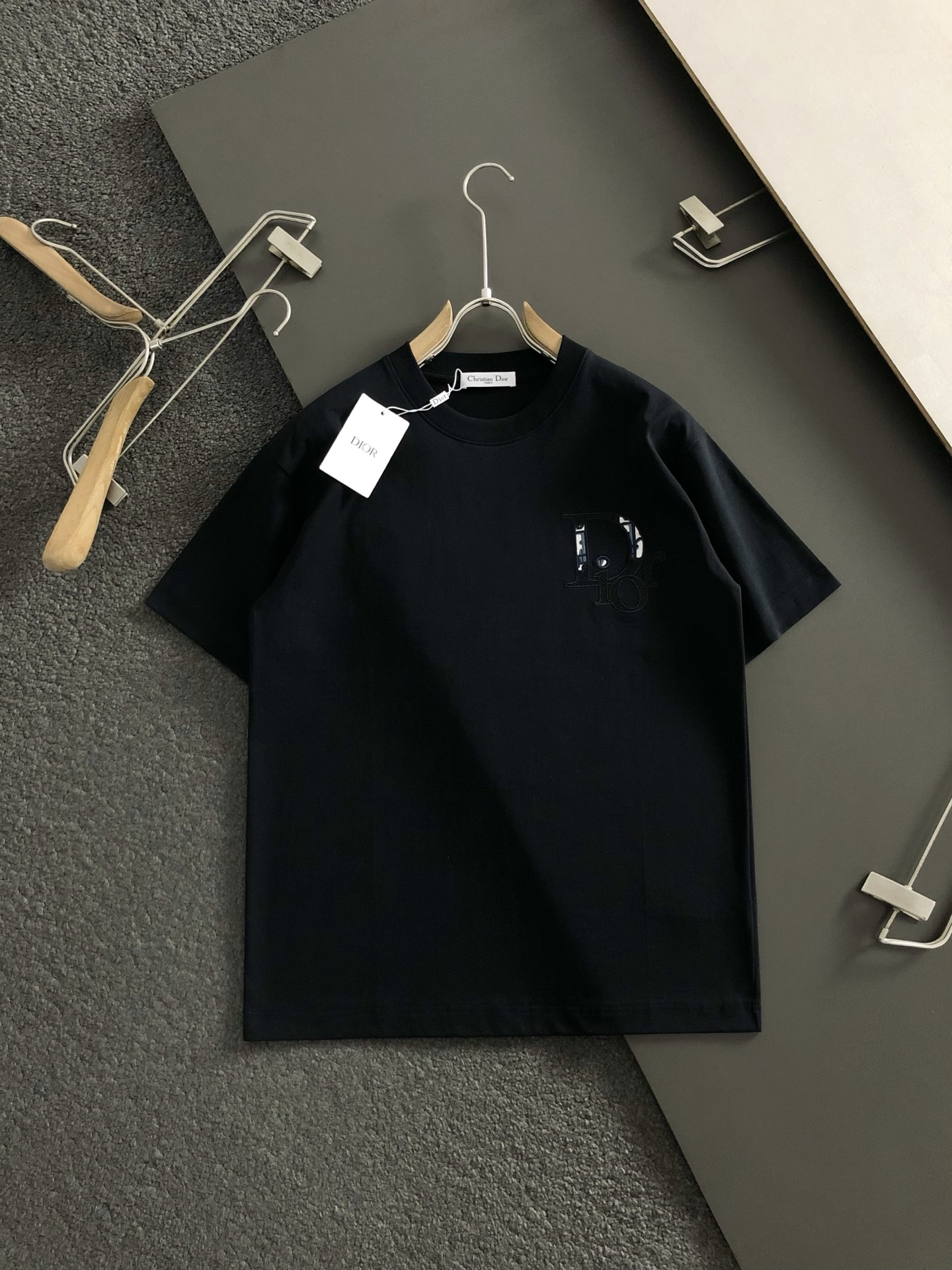 Dir*合身版型S-Xl25春夏顶级经典花色贴布绣潮牌短袖，精致工艺专柜面料，顶级元素融合打造，3标齐全