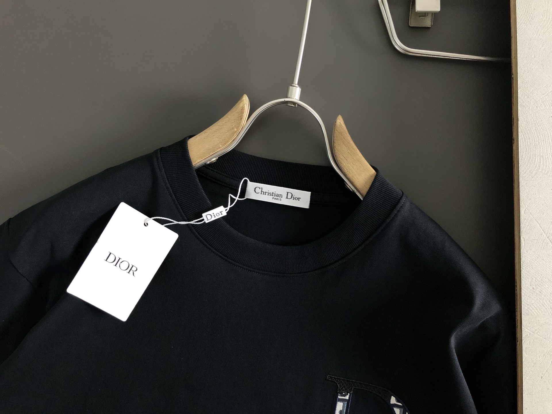 Dir*合身版型S-Xl25春夏顶级经典花色贴布绣潮牌短袖，精致工艺专柜面料，顶级元素融合打造，3标齐全