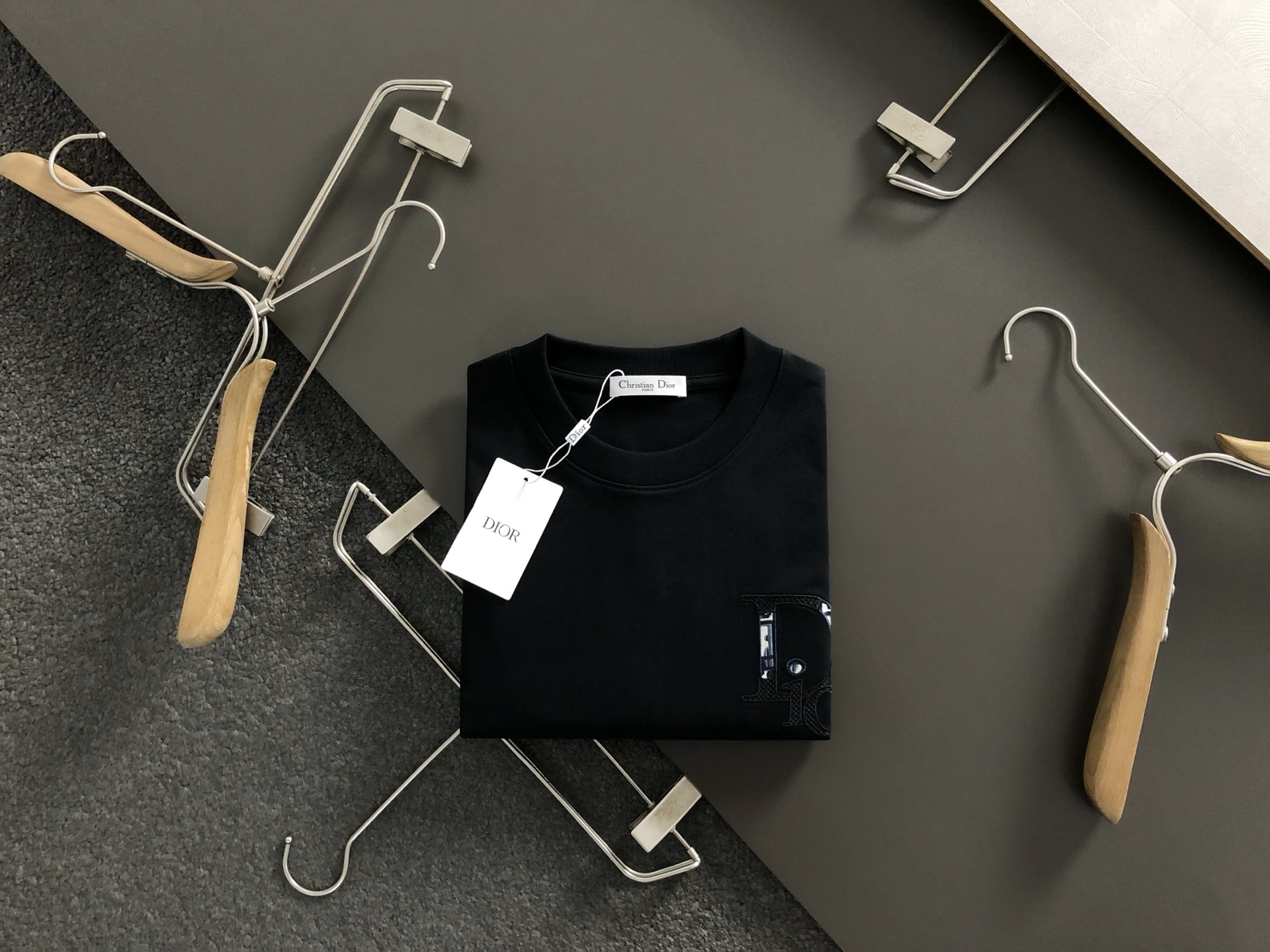 Dir*合身版型S-Xl25春夏顶级经典花色贴布绣潮牌短袖，精致工艺专柜面料，顶级元素融合打造，3标齐全