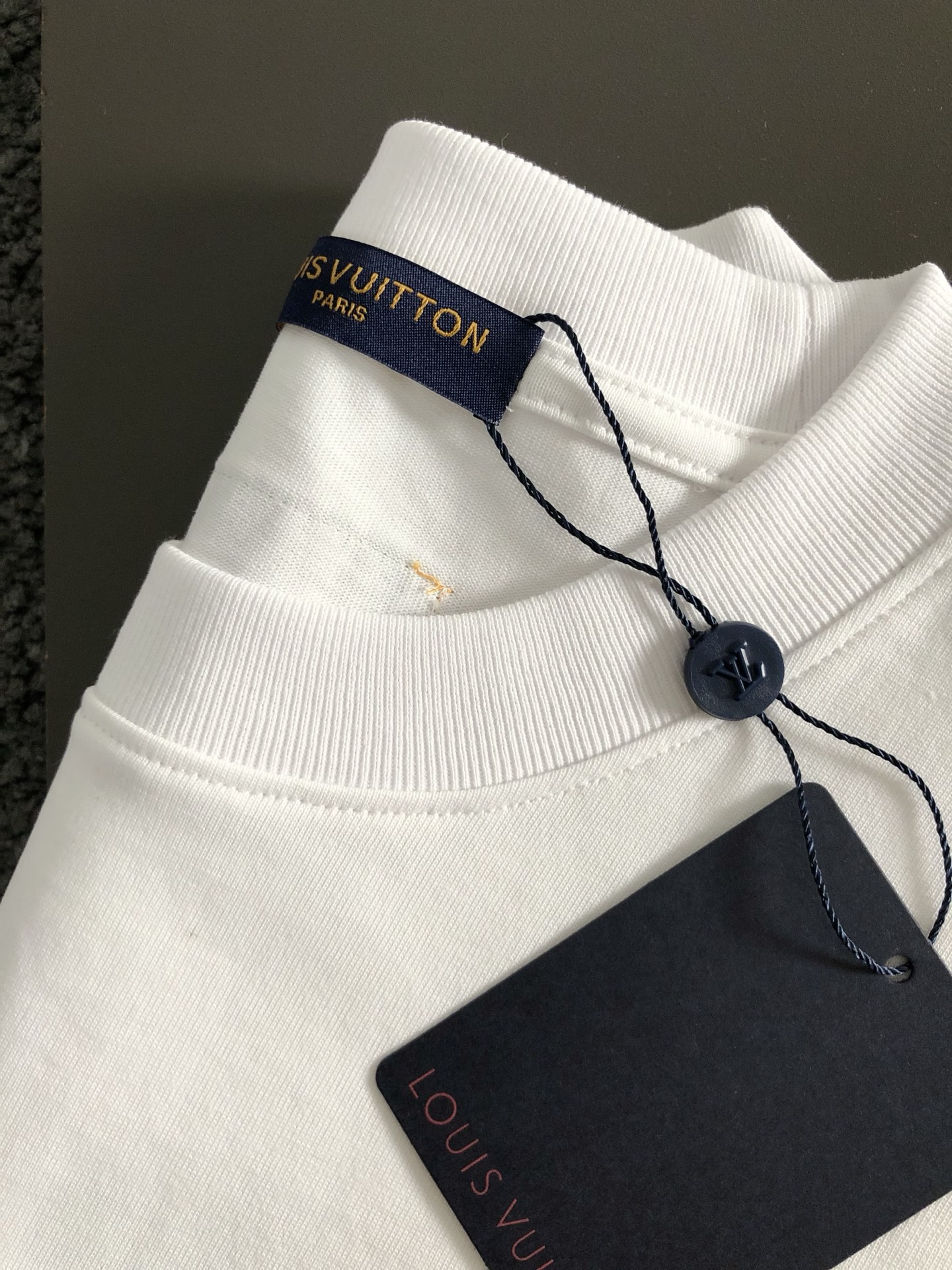 L牌*合身版型S-Xl25春夏顶级毛绒刺绣潮牌短袖，精致工艺专柜面料，顶级元素融合打造，3标齐全，潮男时