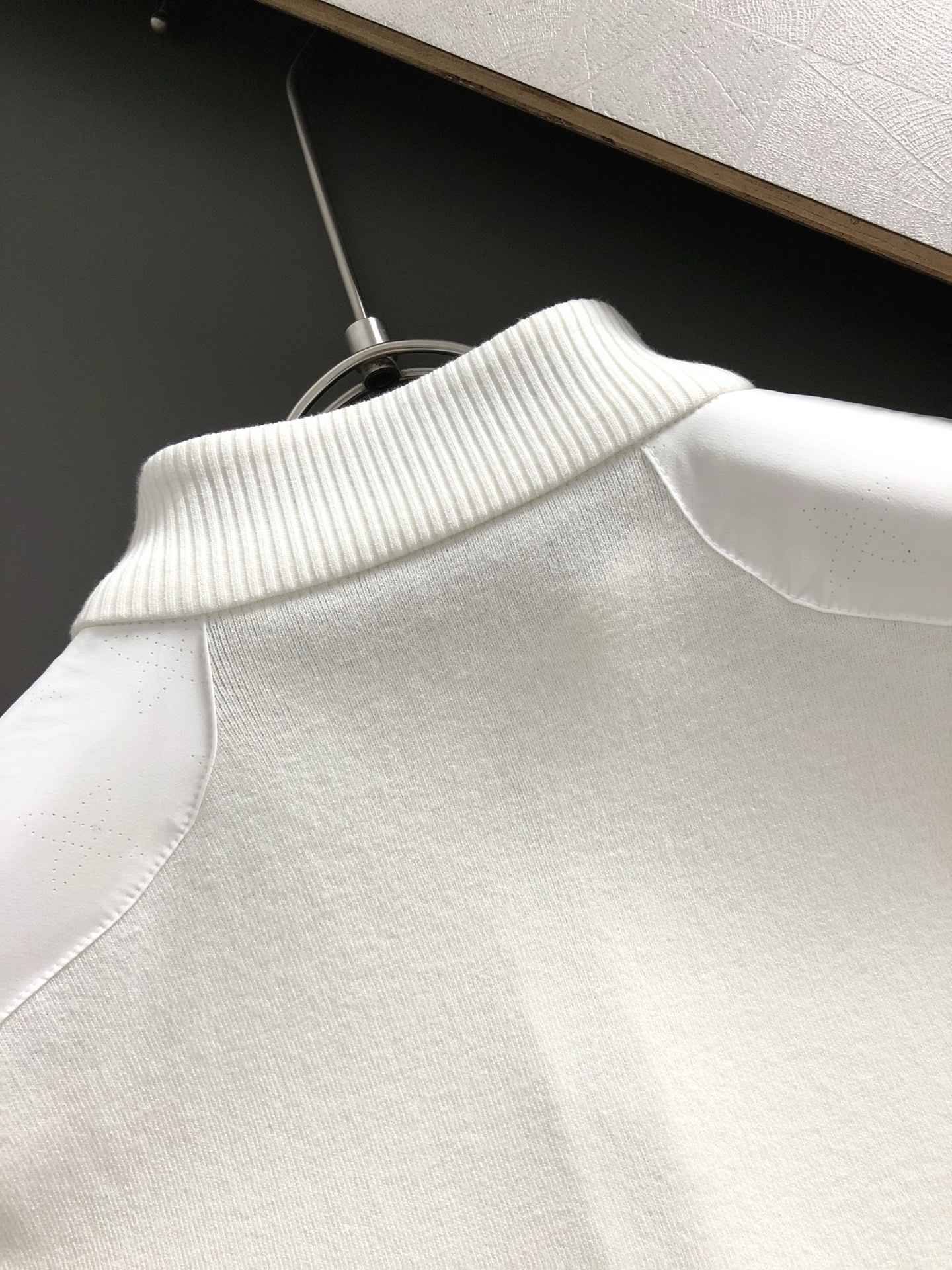 L牌*合身版型M-XXXL2025秋冬老花提花双层翻领拉链羊毛短袖，精致工艺专柜面料，顶级元素融合打造，