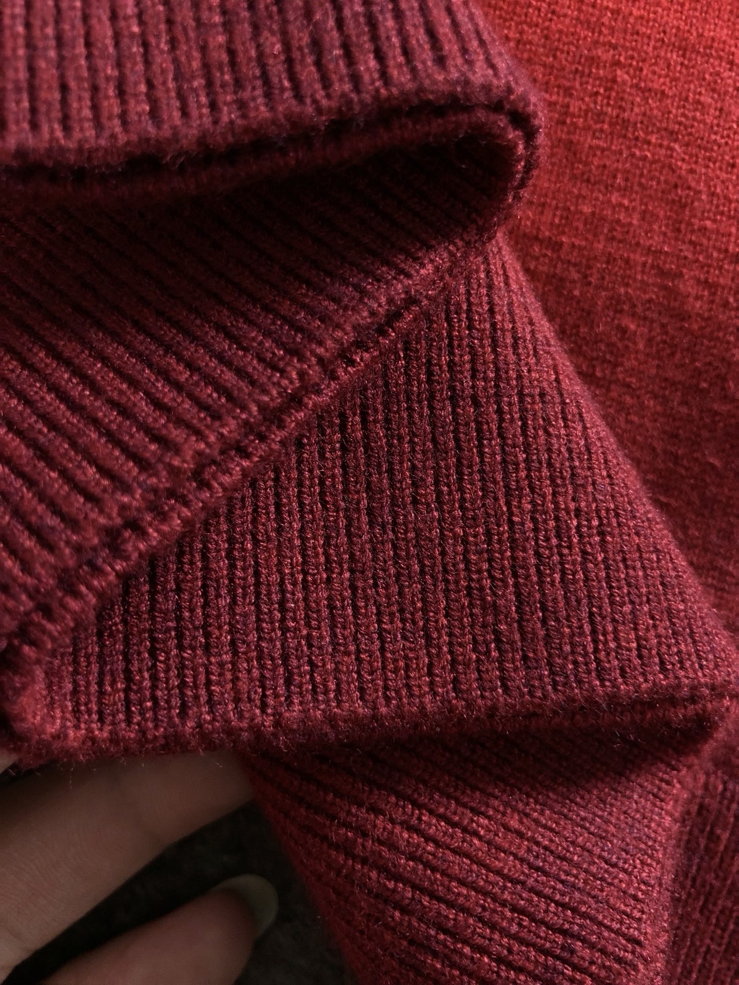 Dir*合身版型M-XXXL2024秋冬红色新款扎染渐变蛇年卡通提花圆领针织羊毛衫，精致工艺专柜面料，顶