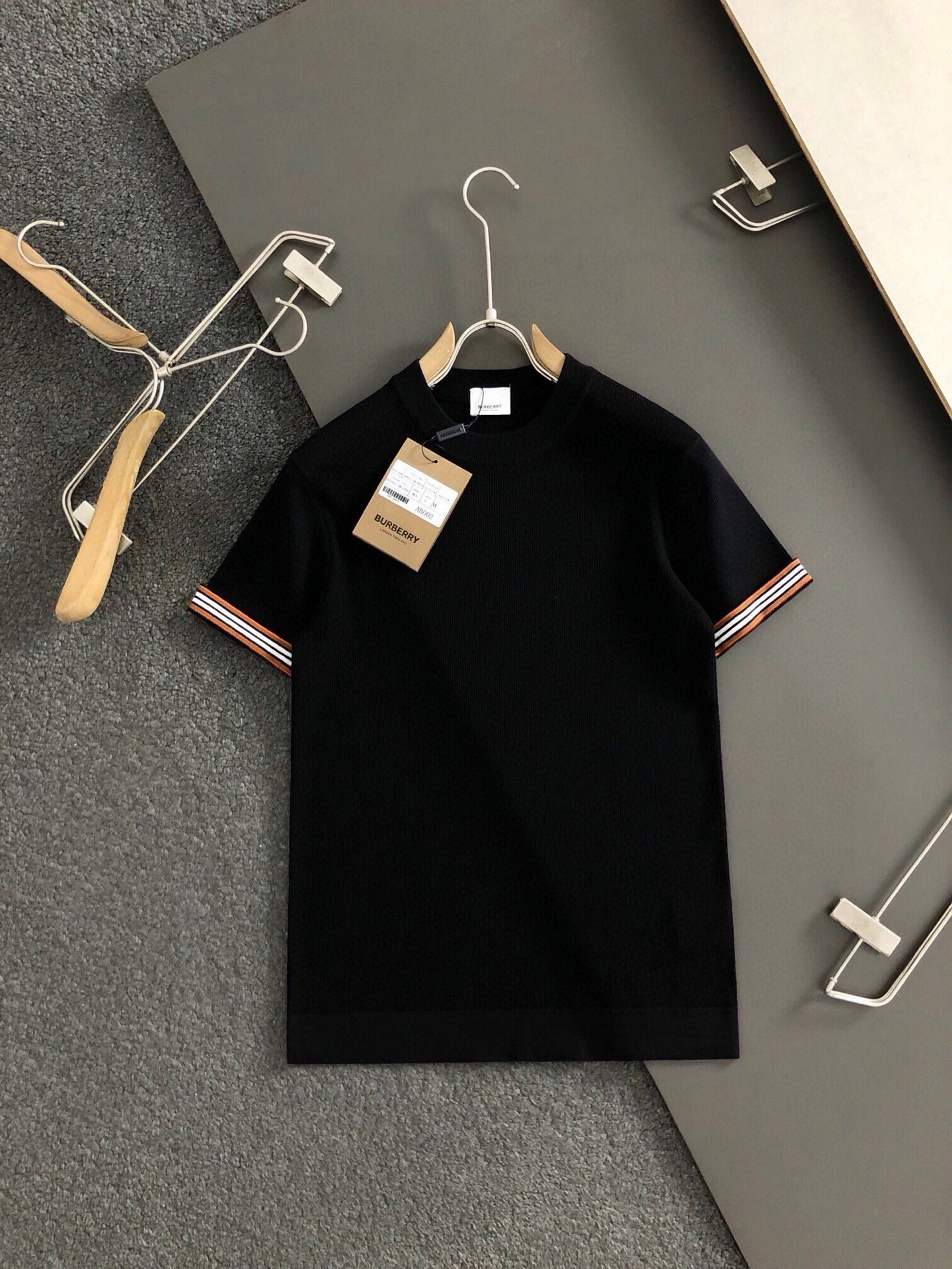 BBR*修身版型M-XXXL2025秋冬新款简约百搭款格纹织带骑士提花融合羊毛圆领短袖，精致工艺专柜面料