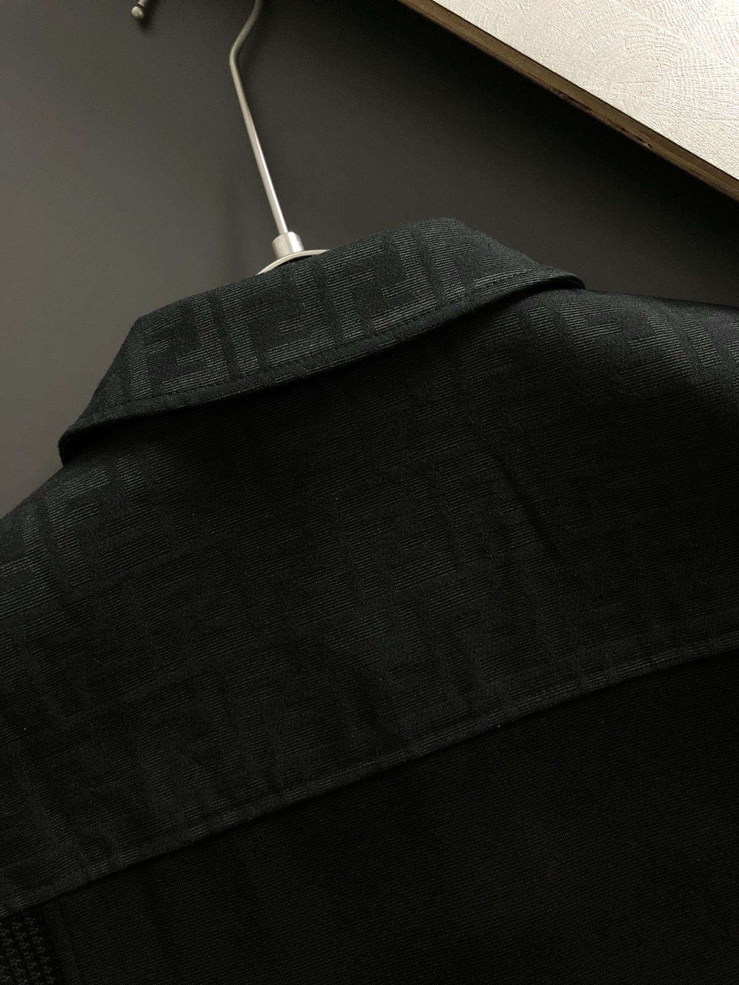 FEND*合身版型M-XXXL2025秋冬双F拼接款针织羊毛外套，精致工艺专柜面料，顶级元素融合打造，3