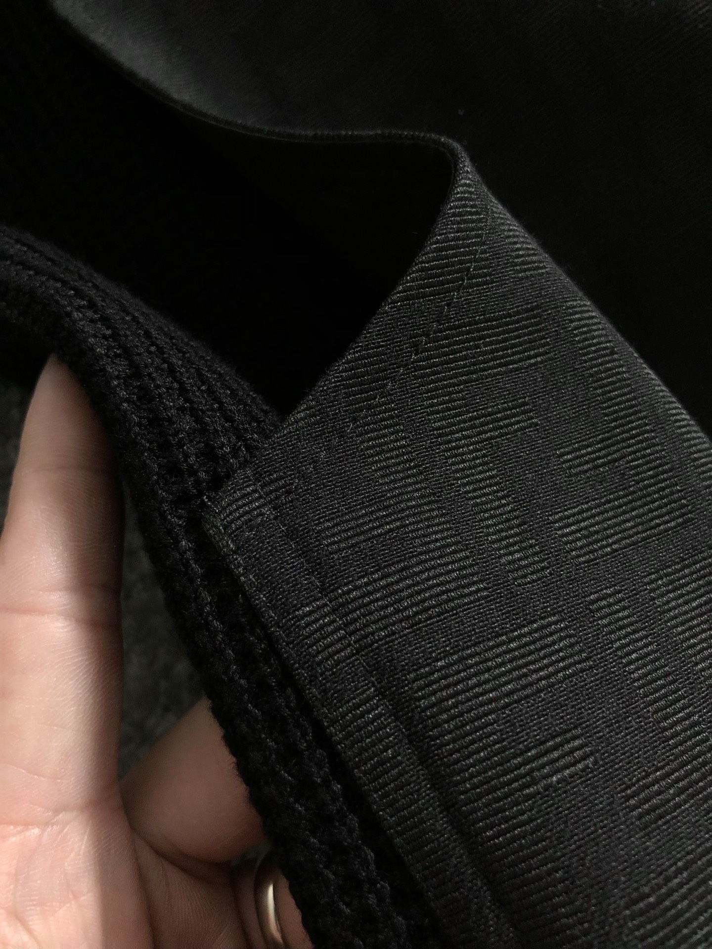 FEND*合身版型M-XXXL2025秋冬双F拼接款针织羊毛外套，精致工艺专柜面料，顶级元素融合打造，3