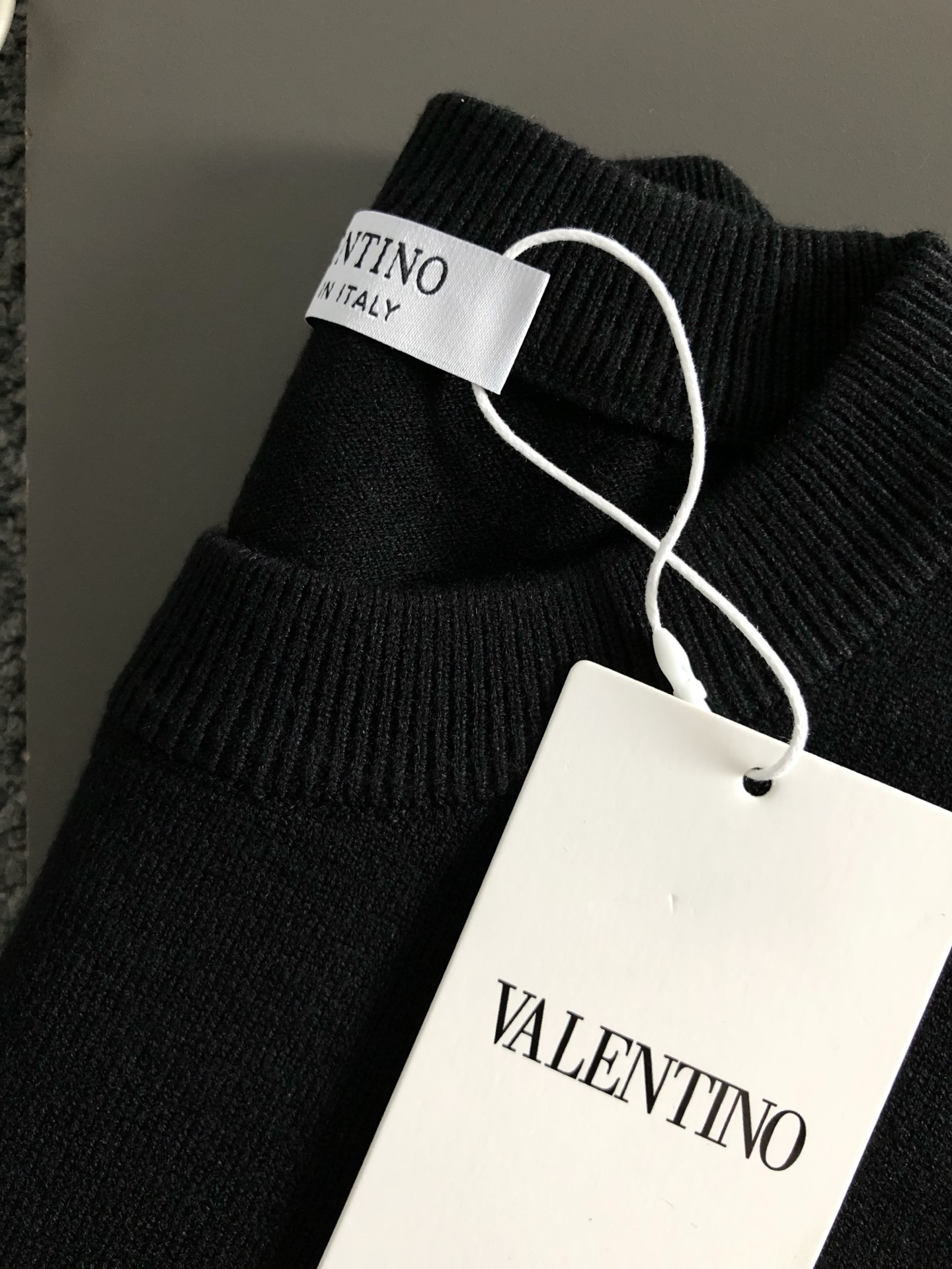 Vitn*合身版型M-XXXL2025秋冬新款三杠提花织带融合圆领针织衫，精致工艺专柜面料，顶级元素融合