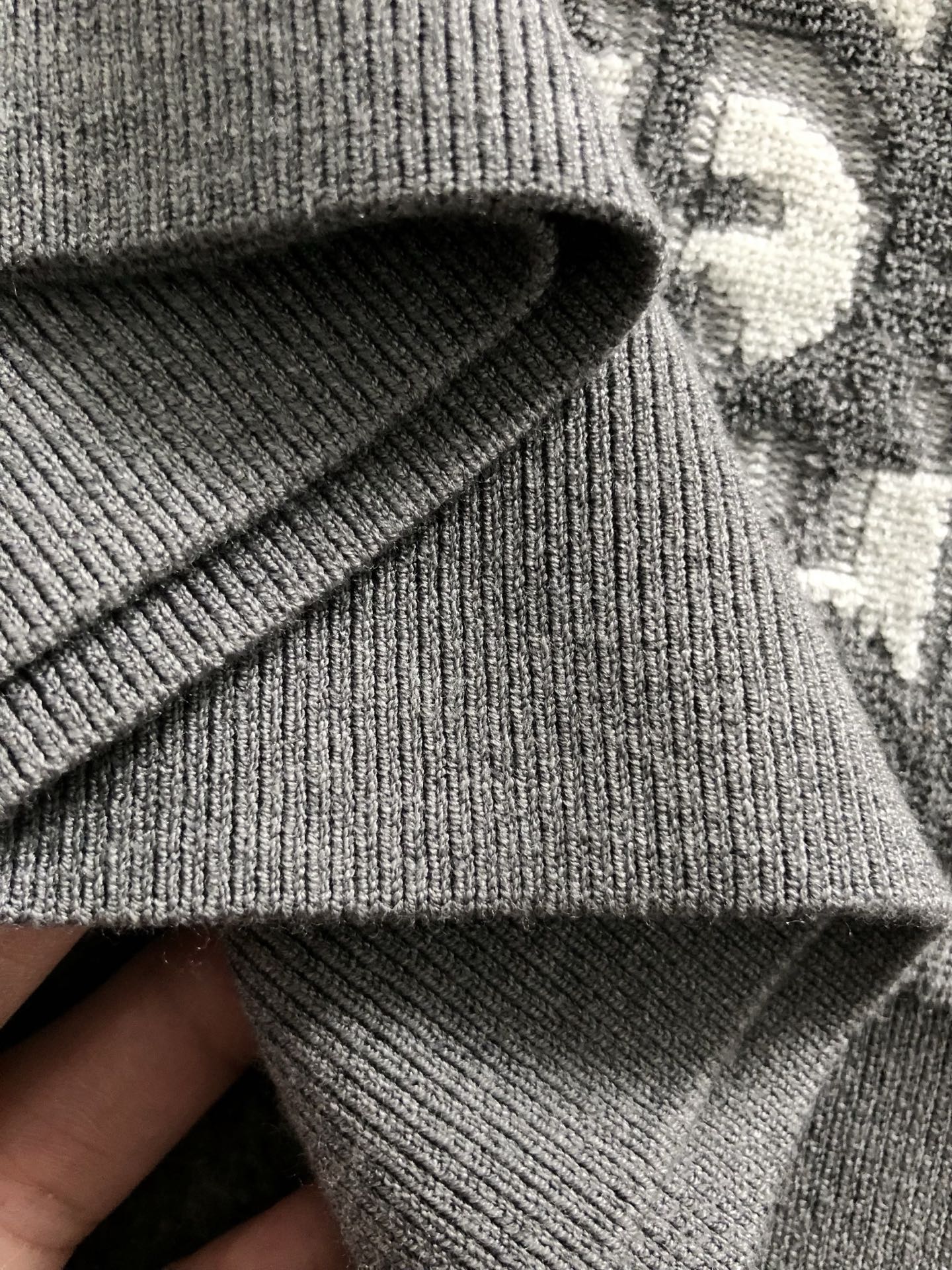 Dir*合身版型M-XXXL2025秋冬立体浮雕满副提花排列款羊毛短袖，精致工艺专柜面料，顶级元素融合打