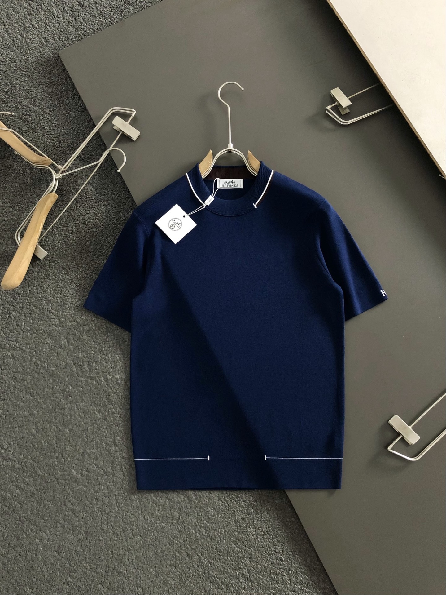 Hms*合身版型M-XXXL2025秋冬时尚双层领口线条款百搭羊毛短袖，精致工艺专柜面料，顶级元素融合打