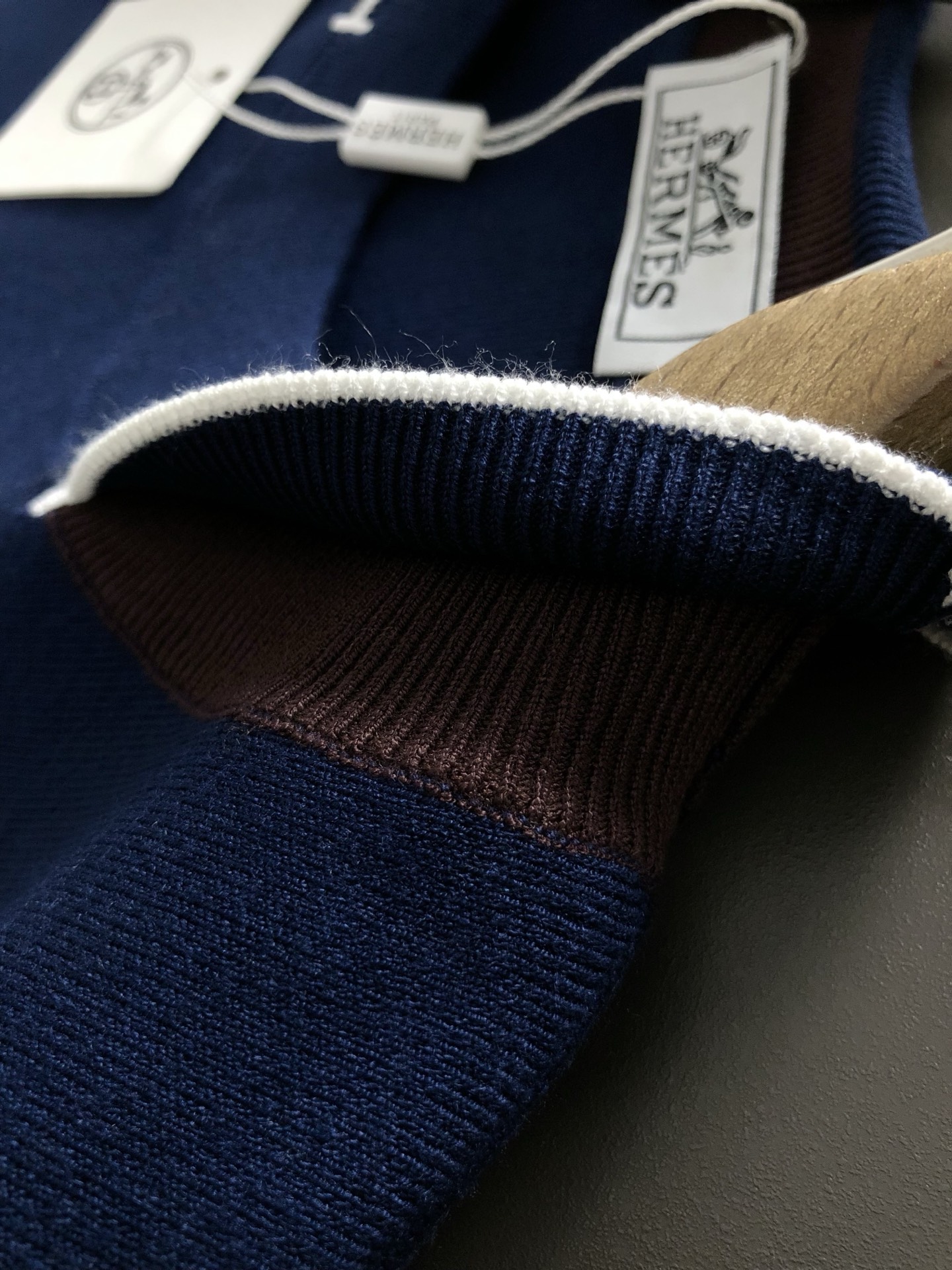 Hms*合身版型M-XXXL2025秋冬时尚双层领口线条款百搭羊毛短袖，精致工艺专柜面料，顶级元素融合打