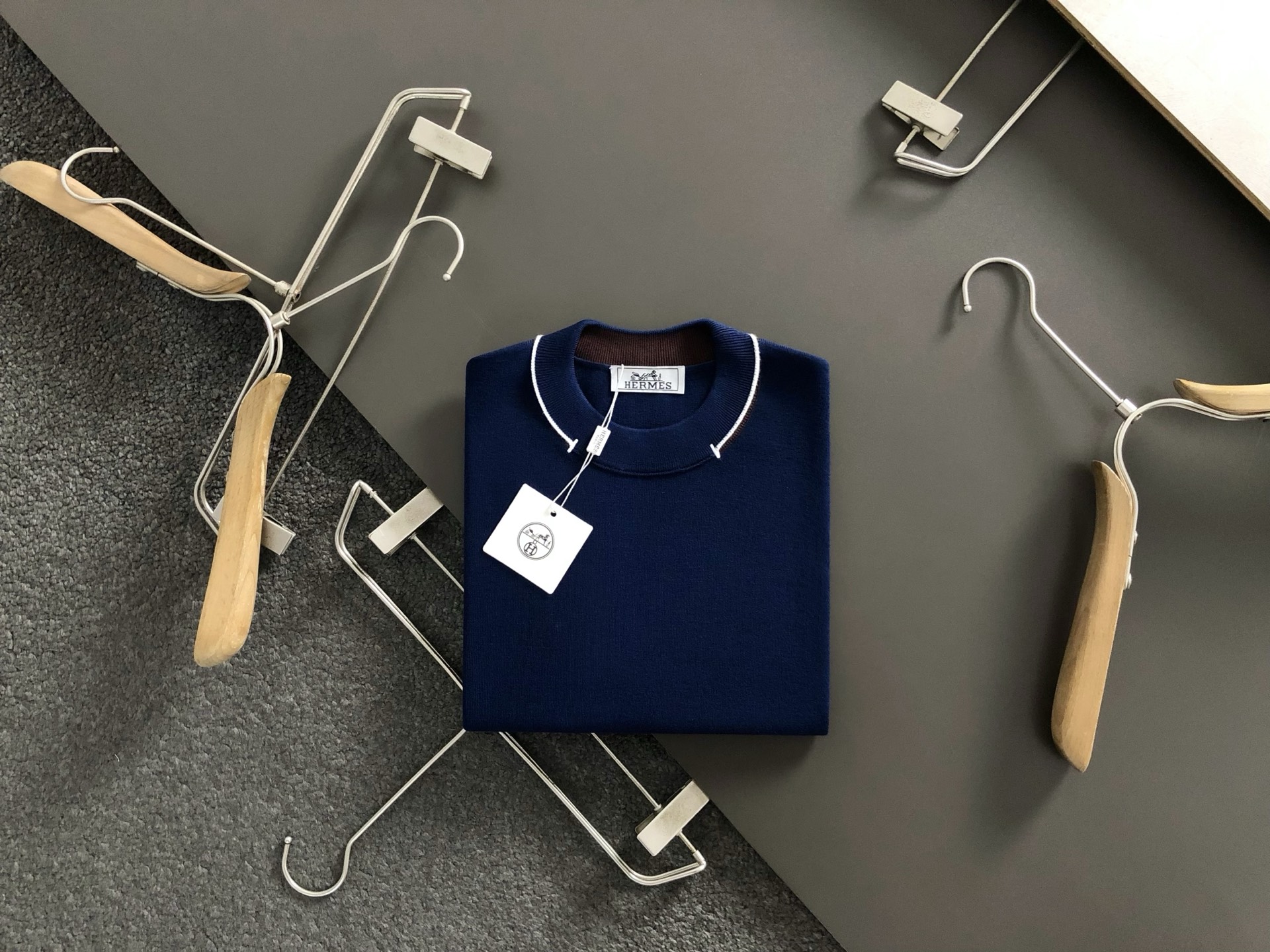 Hms*合身版型M-XXXL2025秋冬时尚双层领口线条款百搭羊毛短袖，精致工艺专柜面料，顶级元素融合打