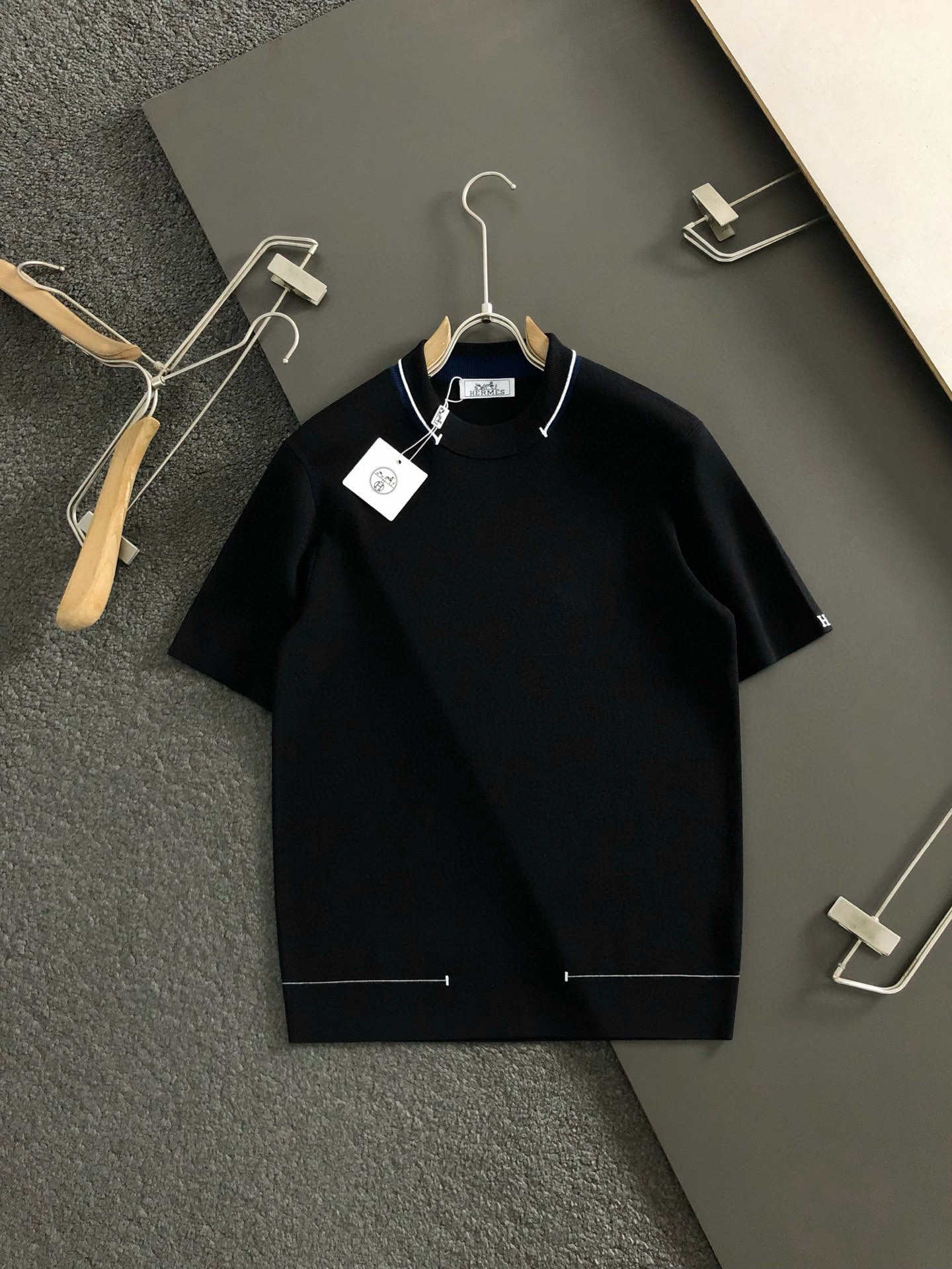 Hms*合身版型M-XXXL2025秋冬时尚双层领口线条款百搭羊毛短袖，精致工艺专柜面料，顶级元素融合打