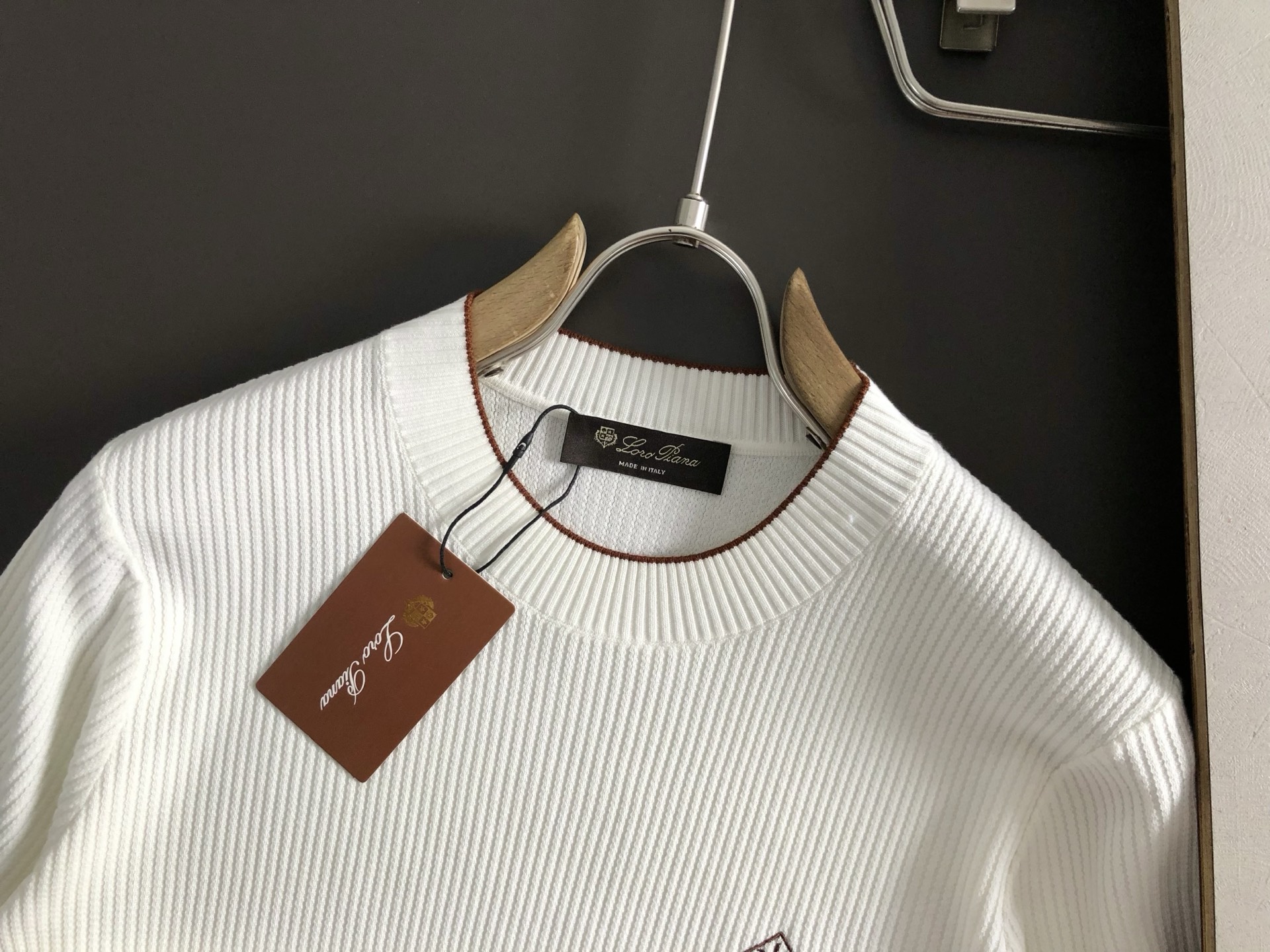 lP🆕*合身版型M-XXXL2025秋冬老钱风字母提花羊毛短袖，精致工艺专柜面料，顶级元素融合打造，经典