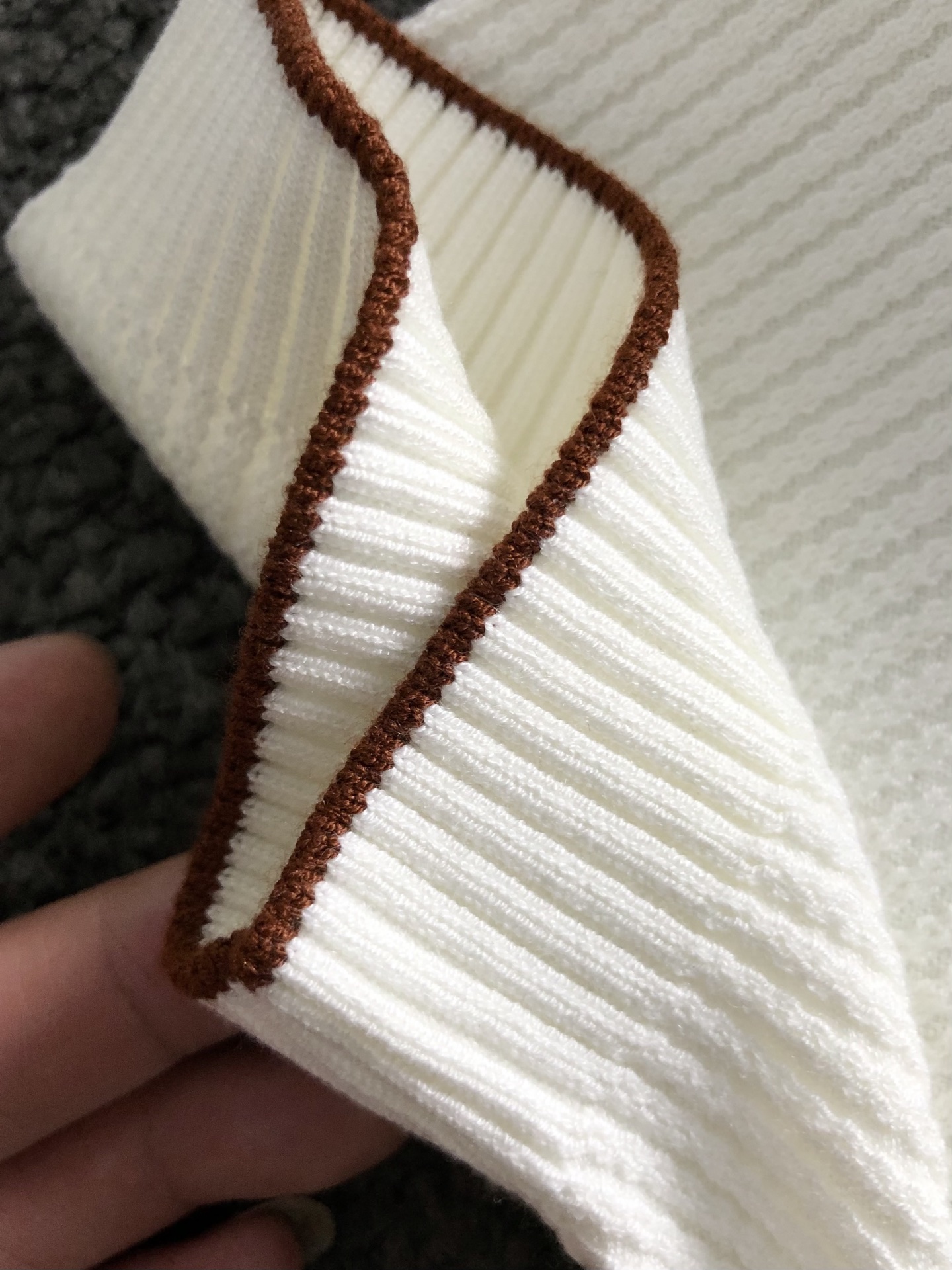 lP🆕*合身版型M-XXXL2025秋冬老钱风字母提花羊毛短袖，精致工艺专柜面料，顶级元素融合打造，经典