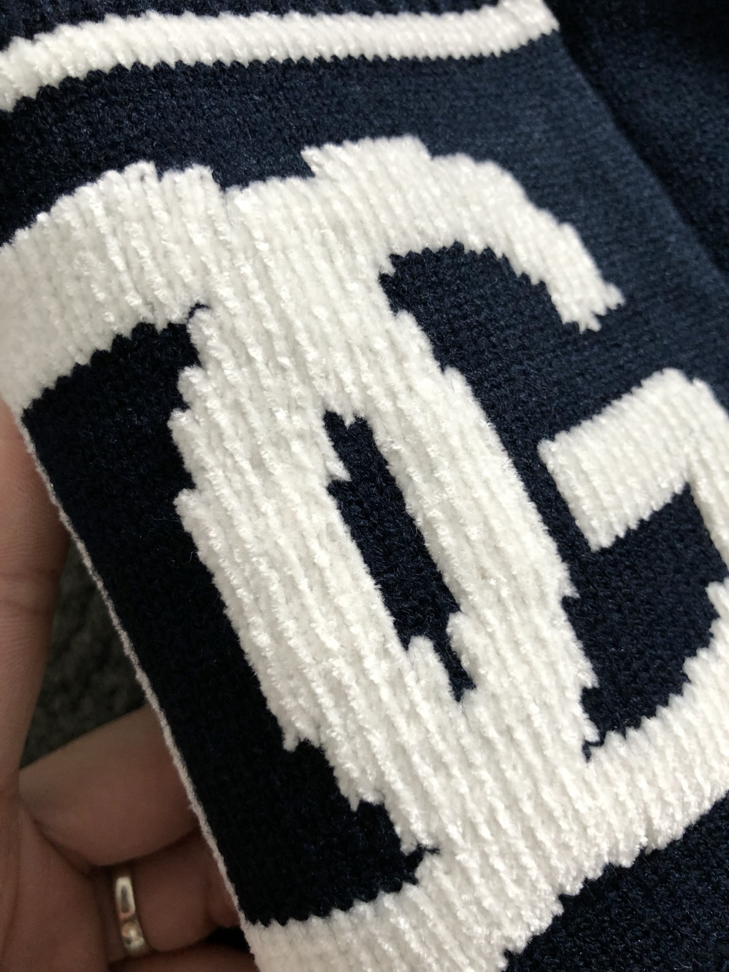 D&G*合身版型M-XXXL2025秋冬新款提花拼色融合针织开衫，精致工艺专柜面料，顶级元素融合打造，3