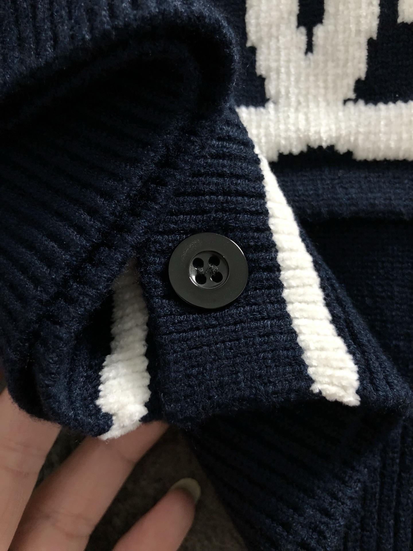 D&G*合身版型M-XXXL2025秋冬新款提花拼色融合针织开衫，精致工艺专柜面料，顶级元素融合打造，3