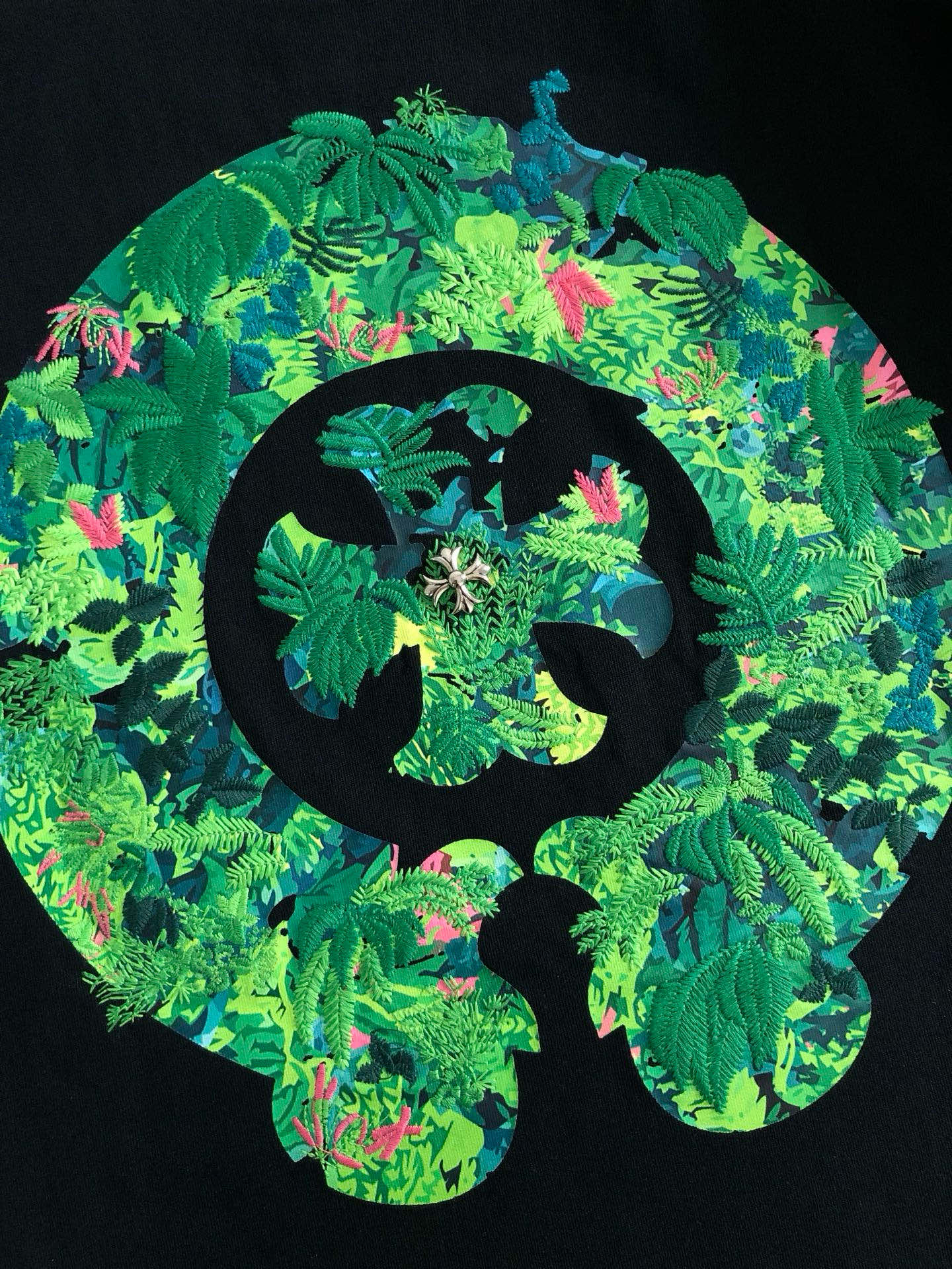 Ch*宽松版型S-Xl25秋冬320克重磅顶森林系重工工艺潮牌短袖，精致工艺专柜面料，顶级元素融合打造，