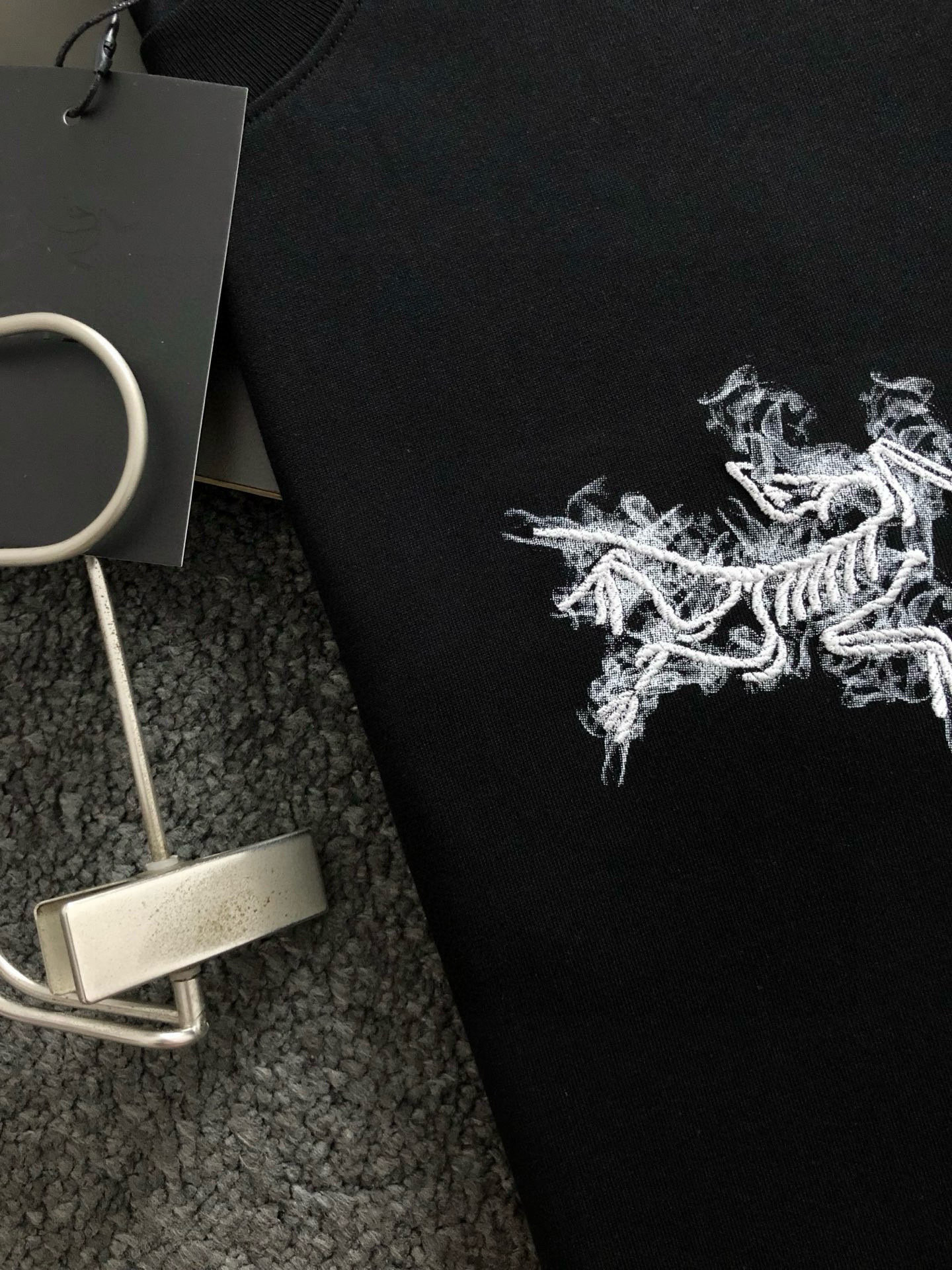 SZN*合身版型S-Xl25早春最新重工刺绣直喷融合前后幅对应logo 融合高工艺重磅短袖，高端品质专柜