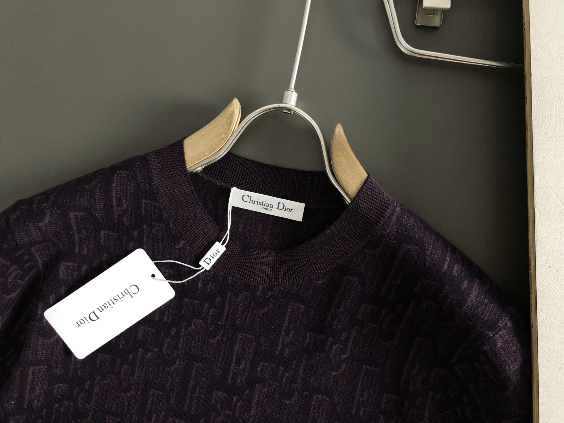 Dir*合身版型M-XXXL2025秋冬时尚咖色排列提花百搭羊毛短袖，精致工艺专柜面料，顶级元素融合打造