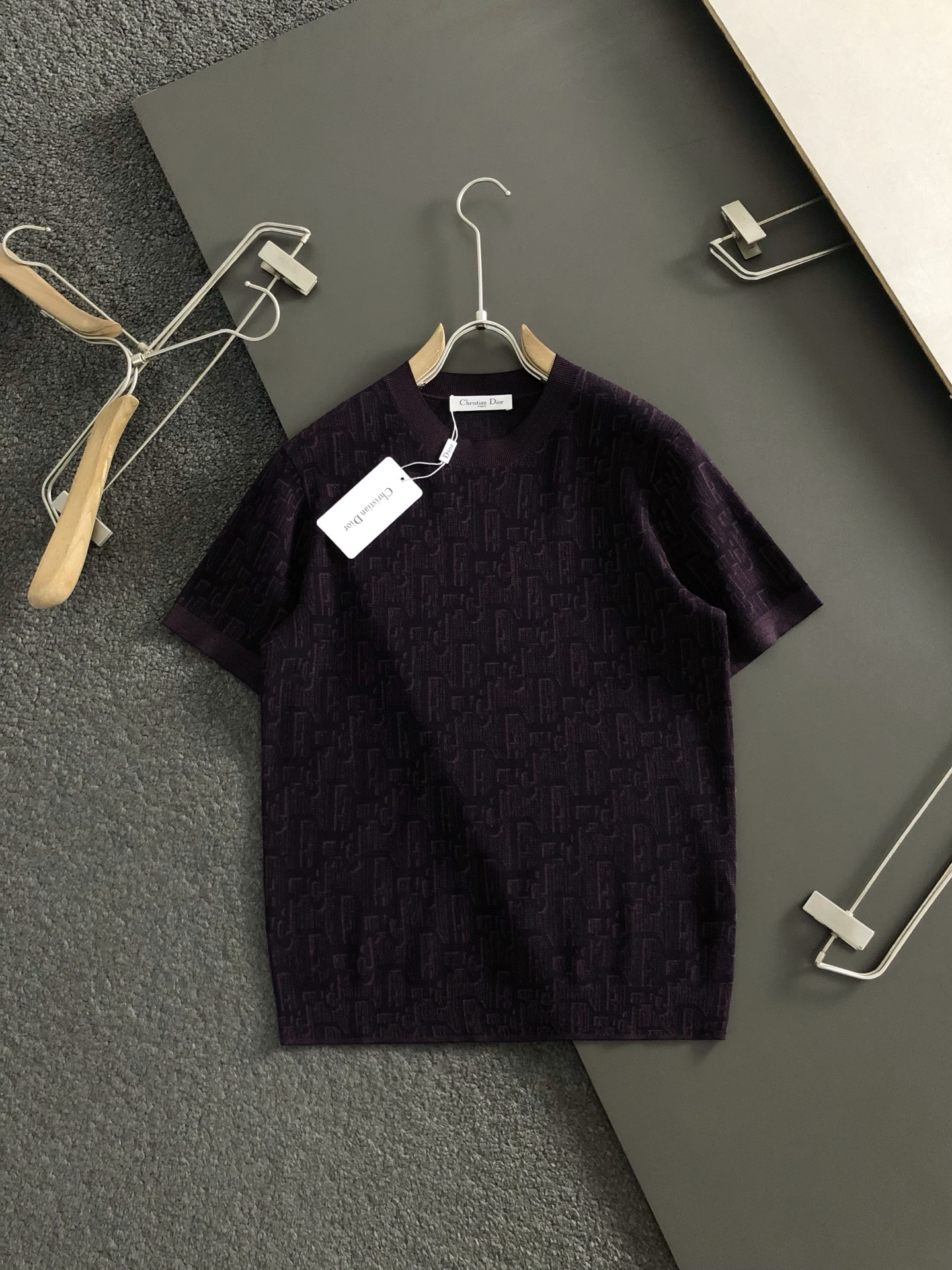 Dir*合身版型M-XXXL2025秋冬时尚咖色排列提花百搭羊毛短袖，精致工艺专柜面料，顶级元素融合打造