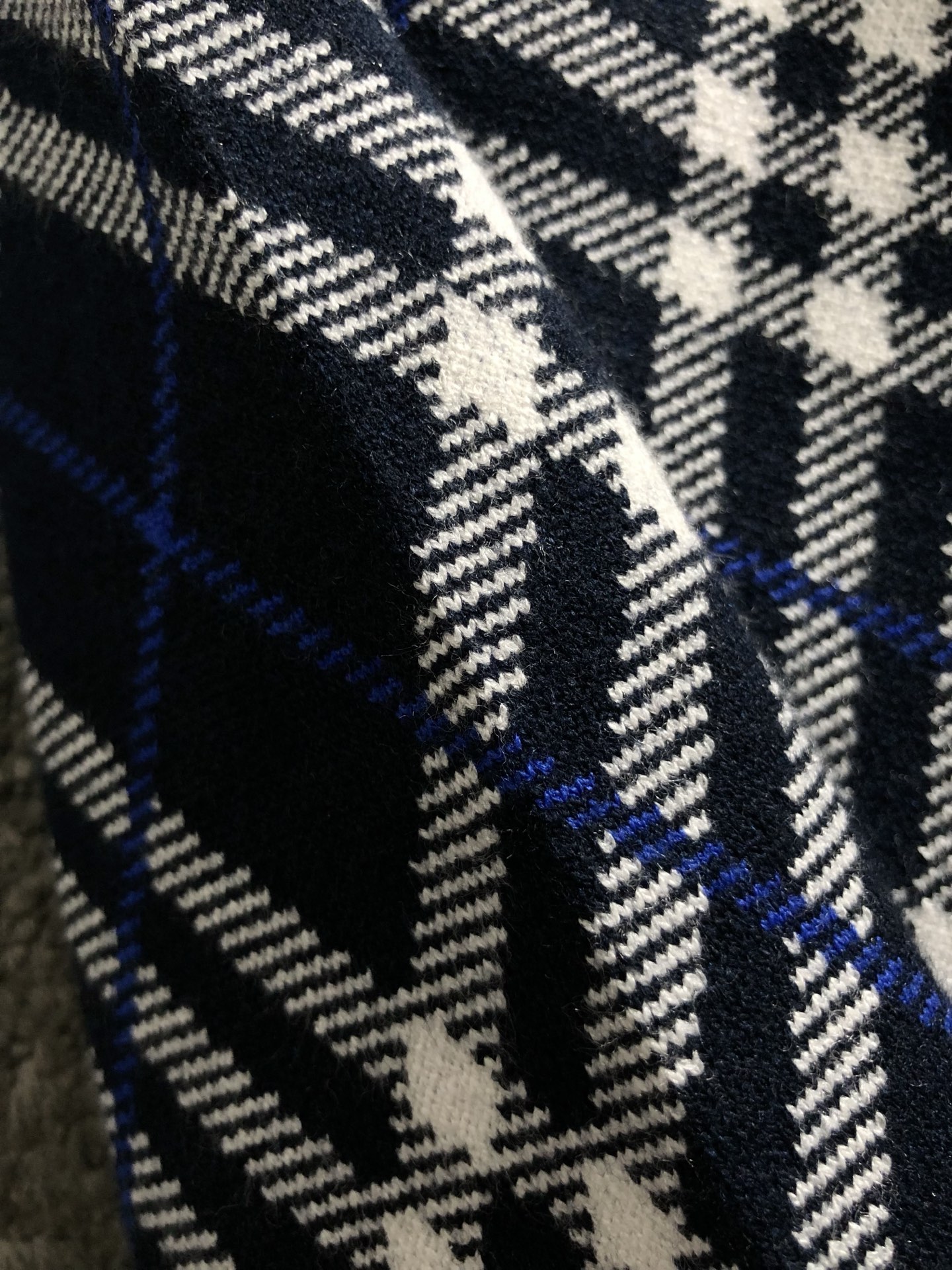 BBR*合身版型M-XXXL2025秋冬新款格纹圆领针织衫，精致工艺专柜面料，顶级元素融合打造，3标齐全