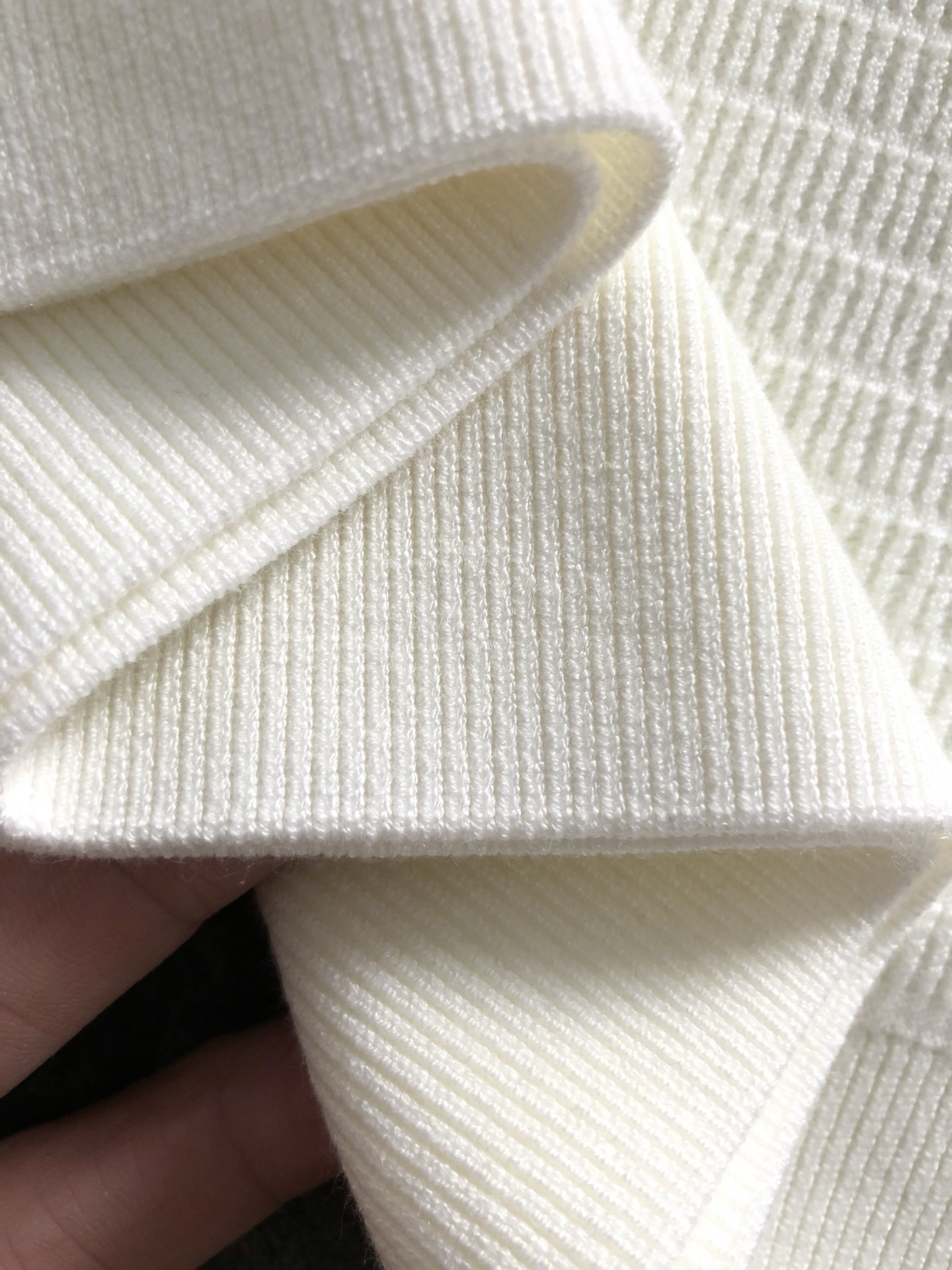 Gucc*合身版型M-XXXL2025秋冬红蓝提花口袋款刺绣字母翻领羊毛短袖，精致工艺专柜面料，顶级元素