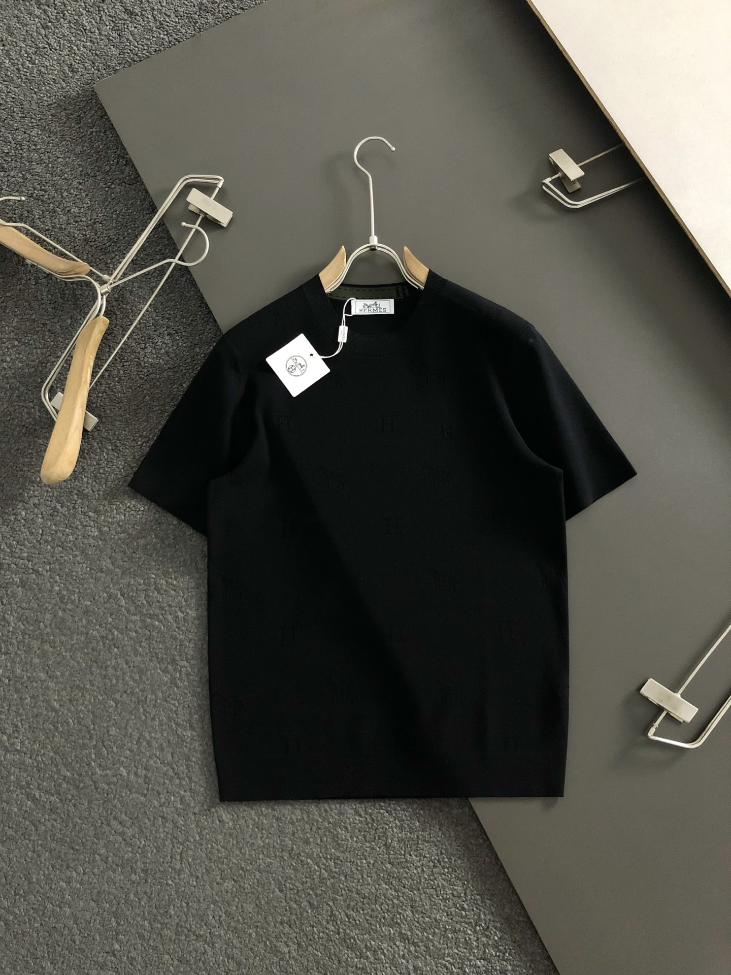 Hms*合身版型M-XXXL2025秋冬时尚字母H百搭羊毛短袖，精致工艺专柜面料，顶级元素融合打造，经典