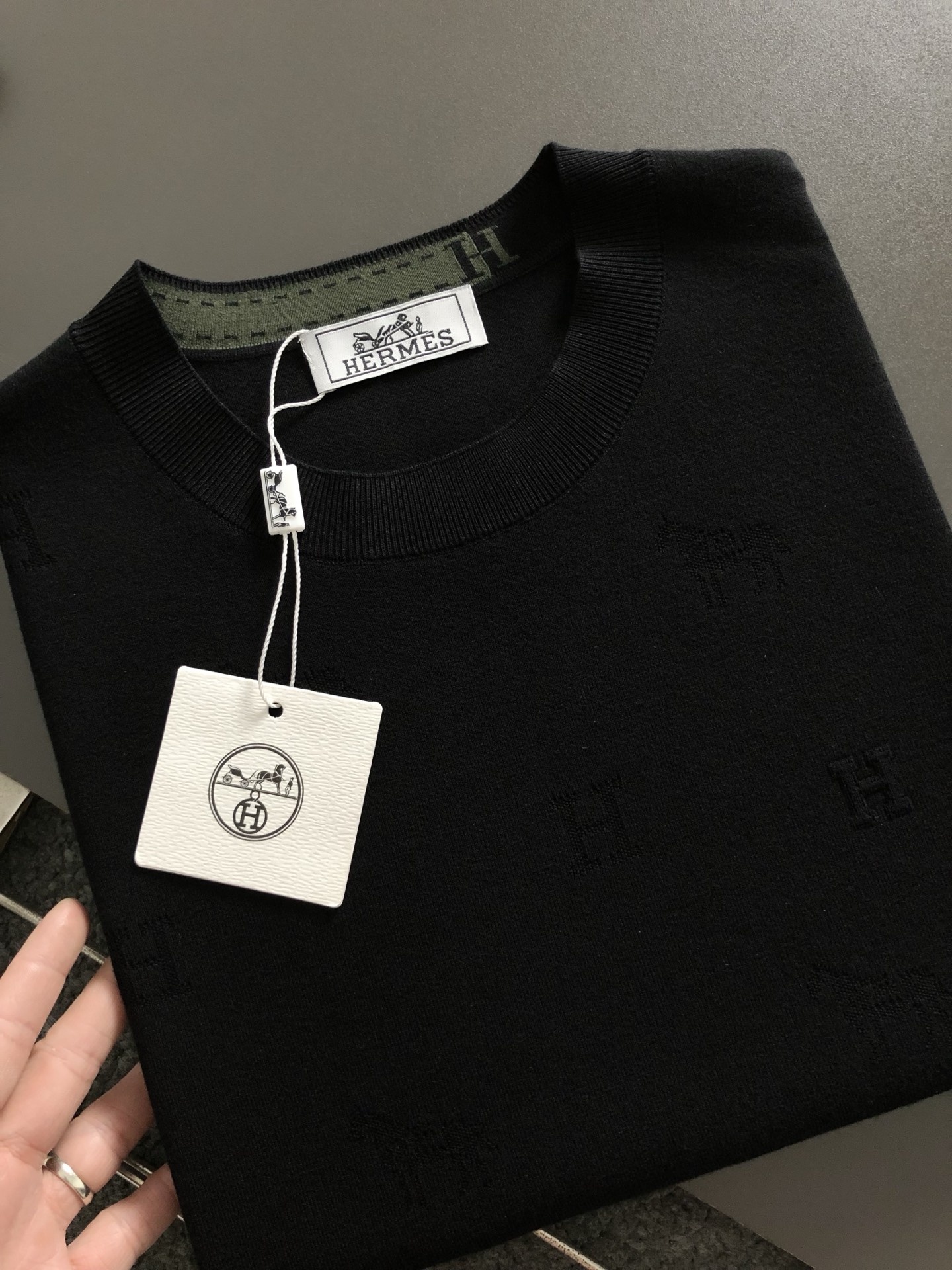 Hms*合身版型M-XXXL2025秋冬时尚字母H百搭羊毛短袖，精致工艺专柜面料，顶级元素融合打造，经典