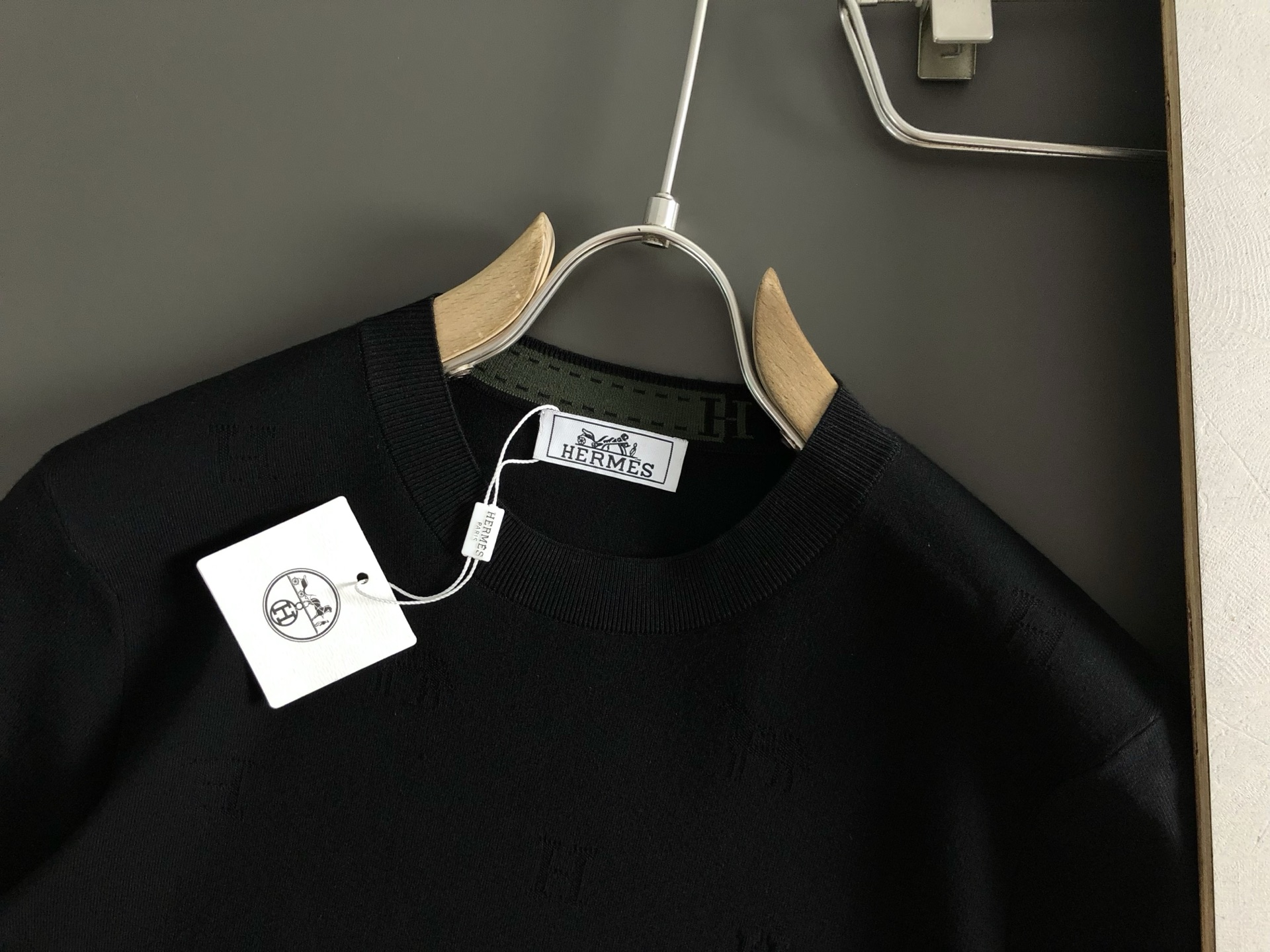 Hms*合身版型M-XXXL2025秋冬时尚字母H百搭羊毛短袖，精致工艺专柜面料，顶级元素融合打造，经典