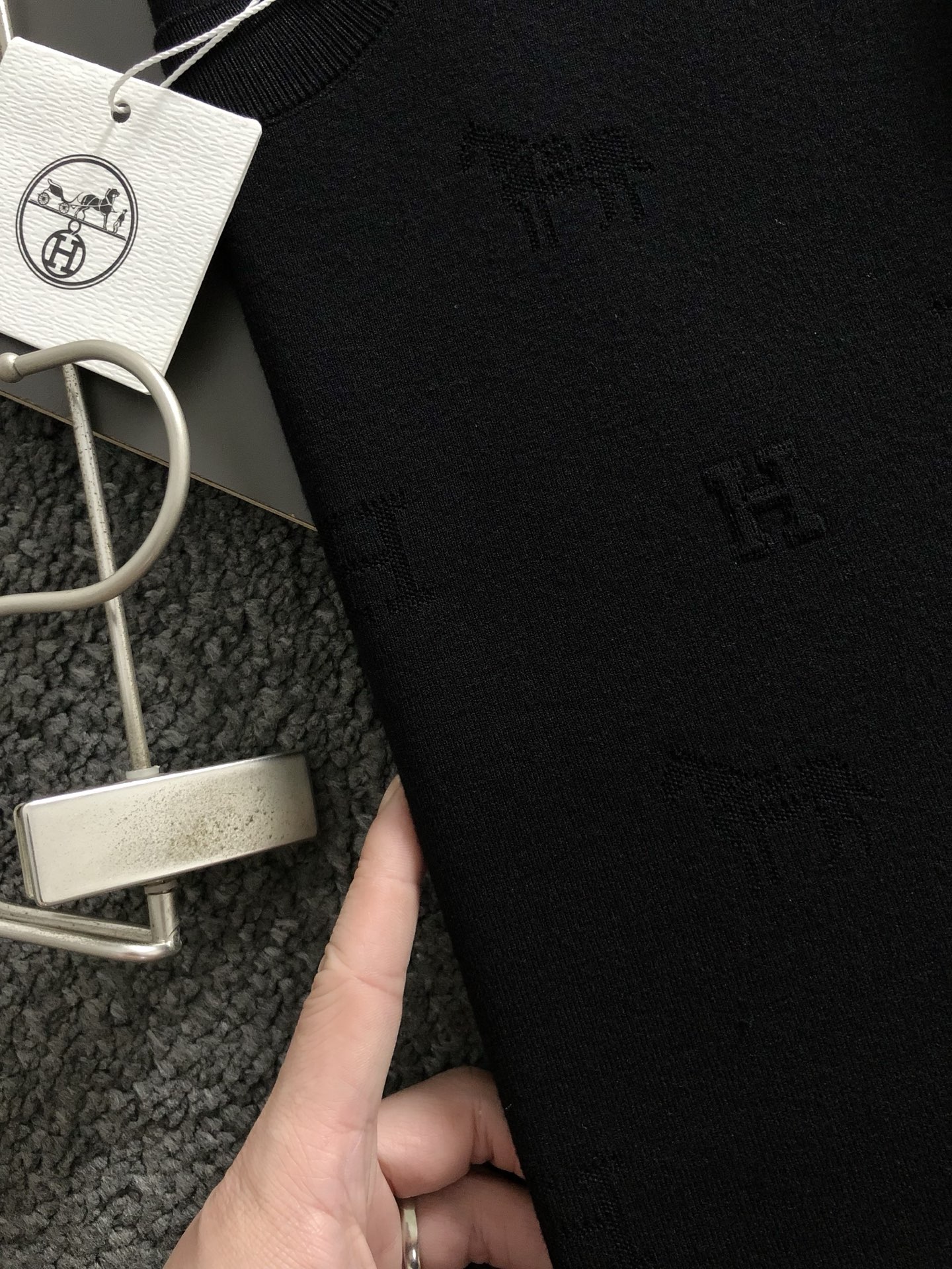 Hms*合身版型M-XXXL2025秋冬时尚字母H百搭羊毛短袖，精致工艺专柜面料，顶级元素融合打造，经典