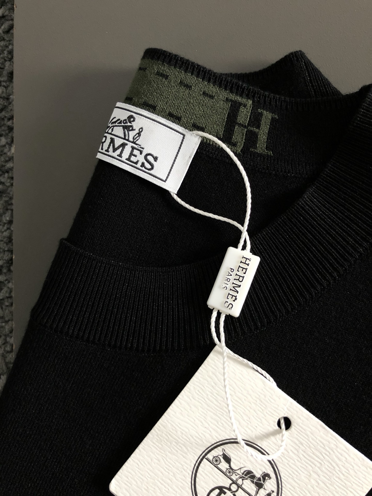 Hms*合身版型M-XXXL2025秋冬时尚字母H百搭羊毛短袖，精致工艺专柜面料，顶级元素融合打造，经典