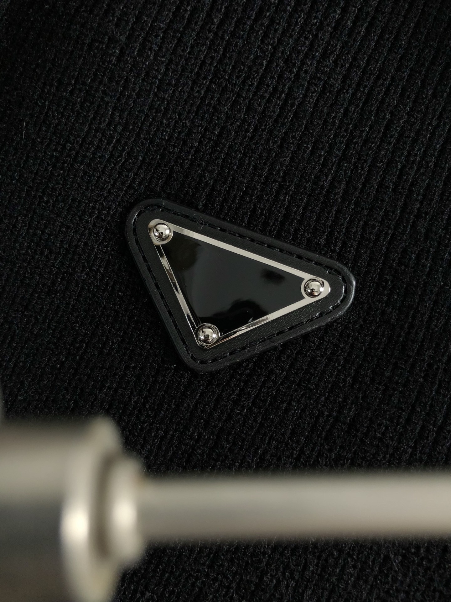 PRAD*合身版型M-XXXL25秋冬最顶级三角标针织拼接连帽马甲，顶级工艺针织面料融合金属五金辅料拉链