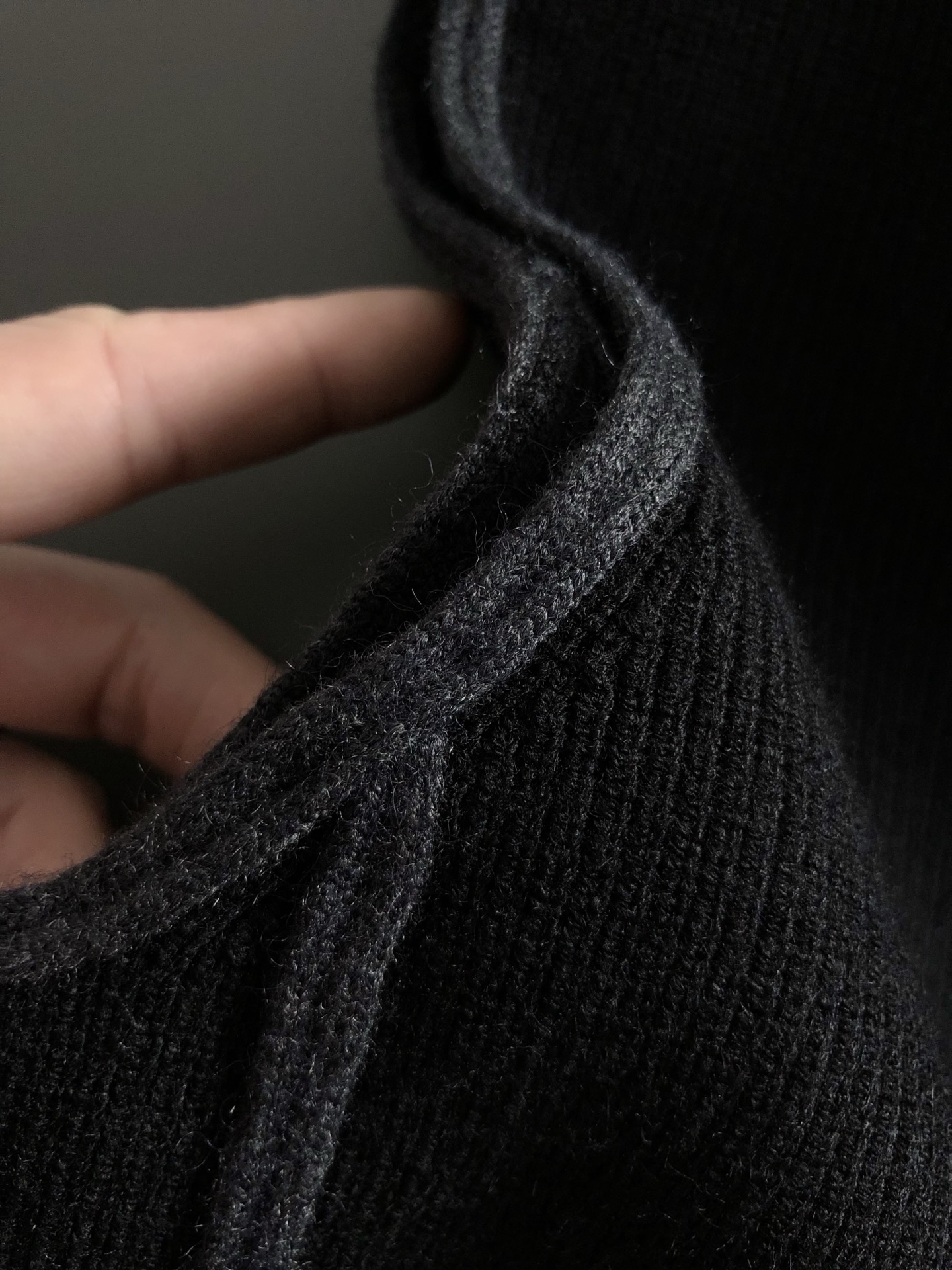 PRAD*合身版型M-XXXL25秋冬最顶级三角标针织拼接连帽马甲，顶级工艺针织面料融合金属五金辅料拉链