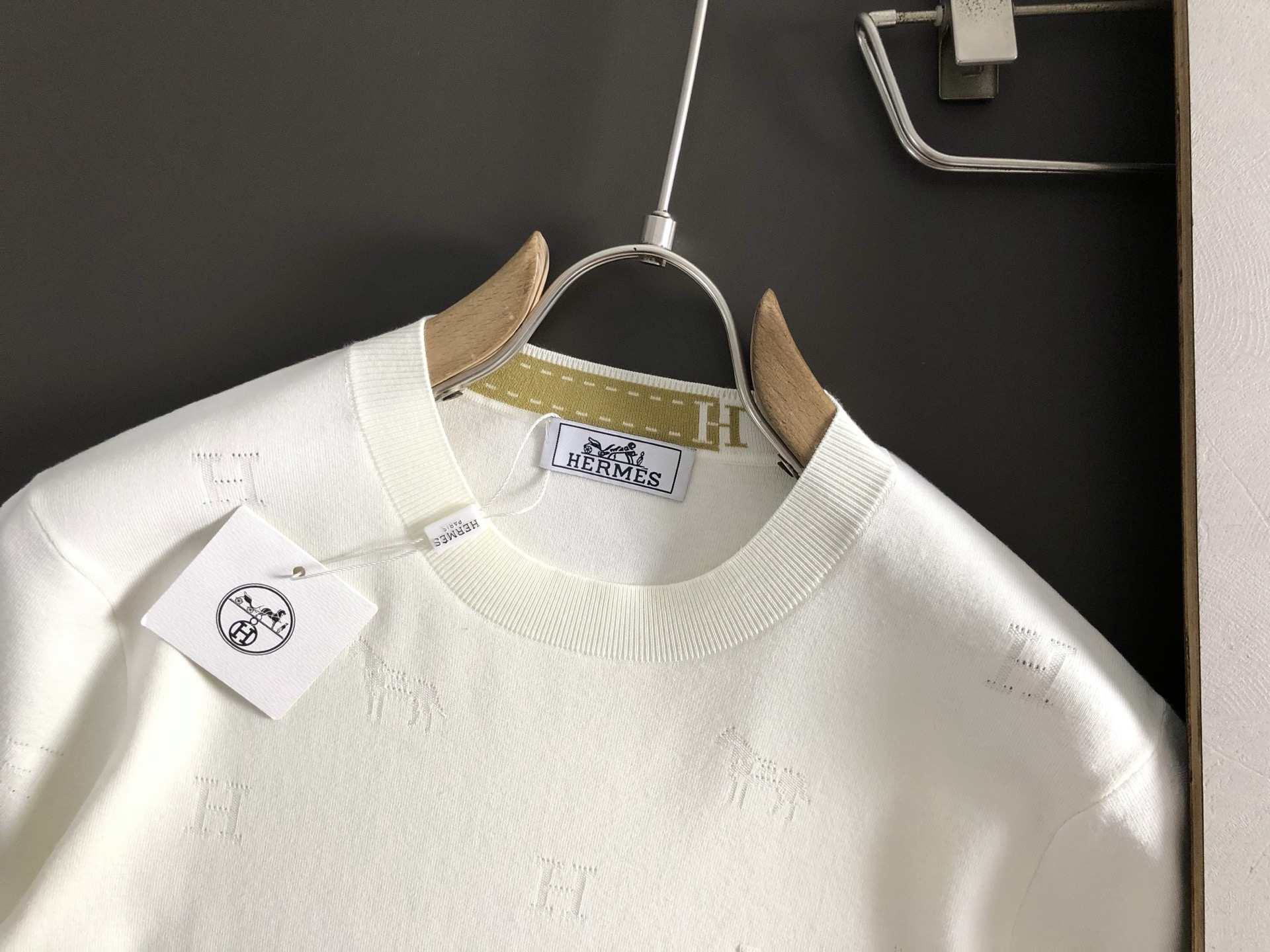 Hms*合身版型M-XXXL2025秋冬时尚字母H百搭羊毛短袖，精致工艺专柜面料，顶级元素融合打造，经典