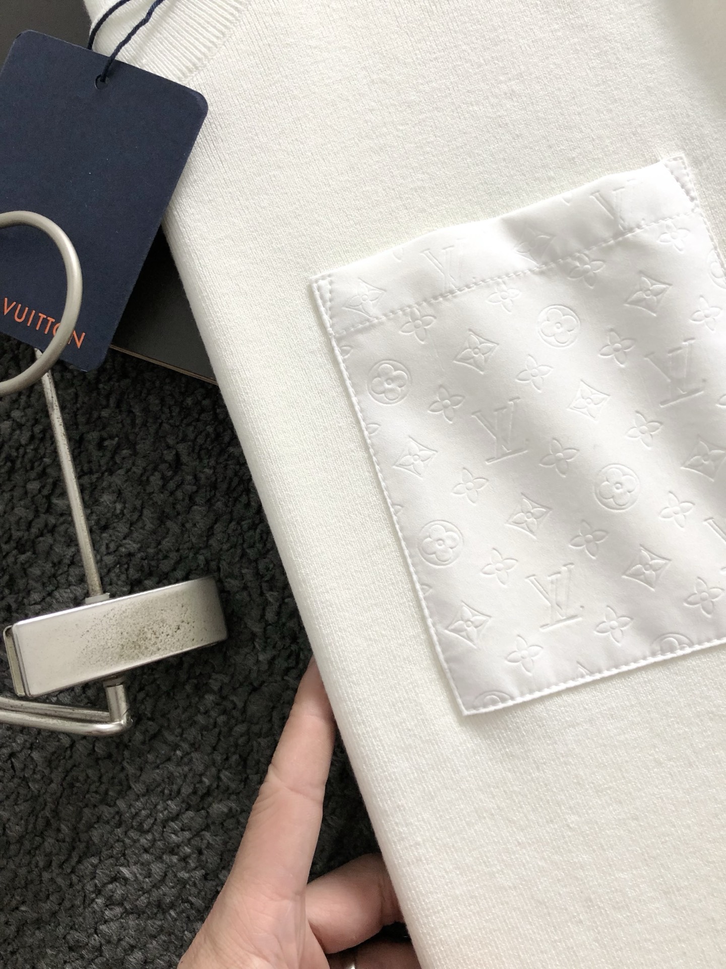 L牌*合身版型M-XXXL2025秋冬口袋款双面料拼接羊毛短袖，精致工艺专柜面料，顶级元素融合打造，经典