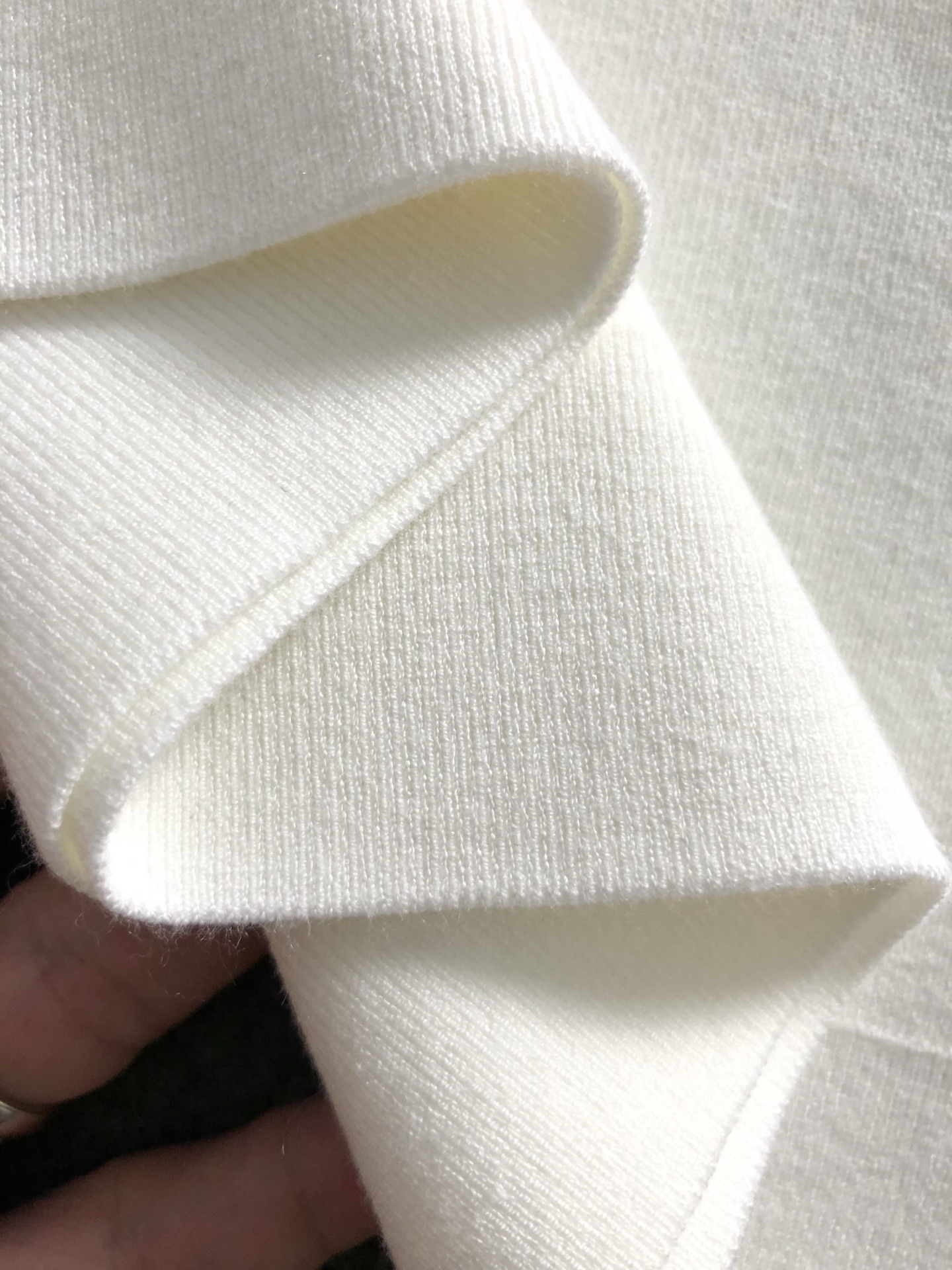 L牌*合身版型M-XXXL2025秋冬口袋款双面料拼接羊毛短袖，精致工艺专柜面料，顶级元素融合打造，经典