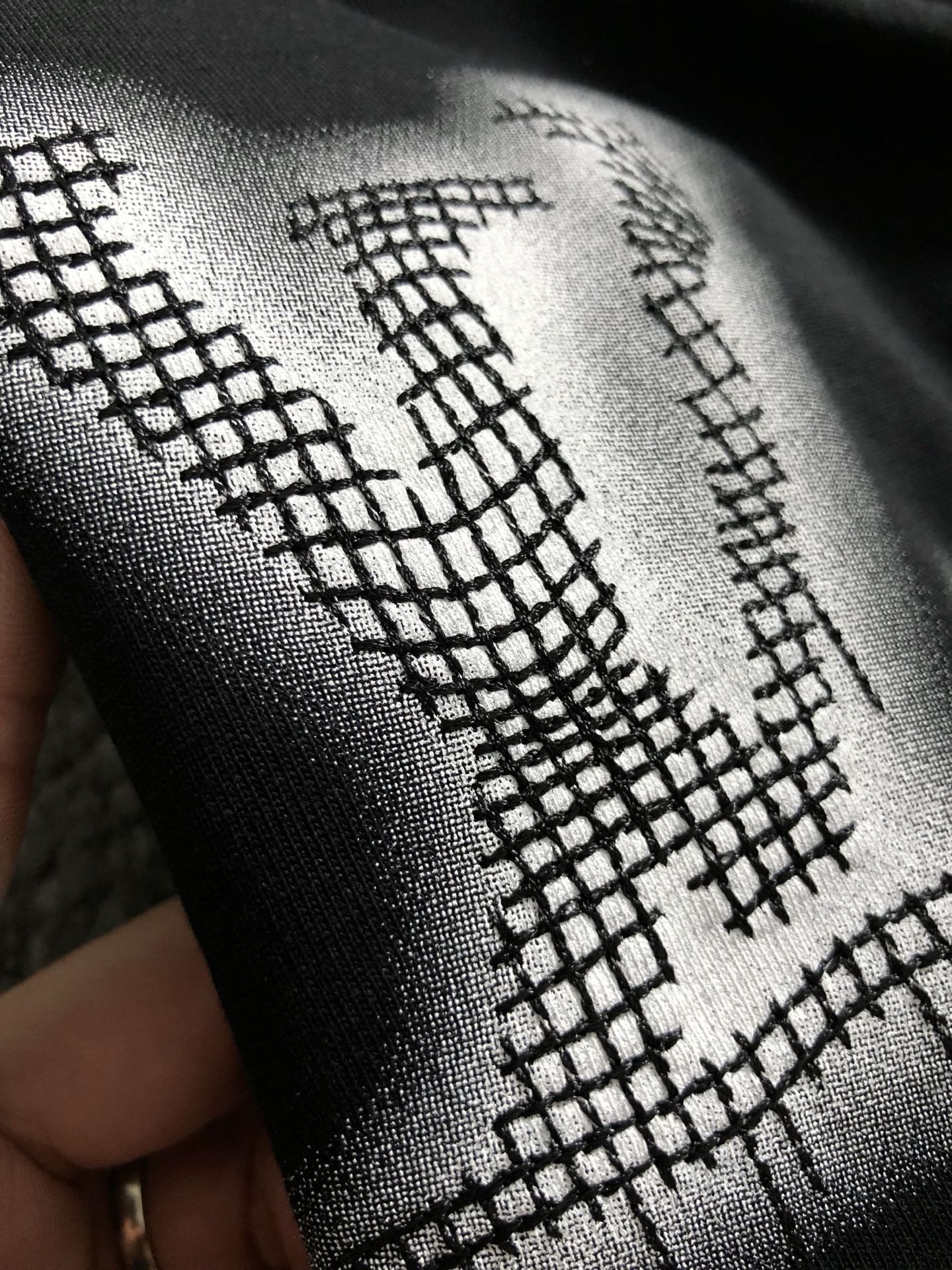 L牌*合身版型S-Xl25早春最新重工印花前后幅对应logo 融合高工艺重磅短袖，高端品质专柜原单圆领援