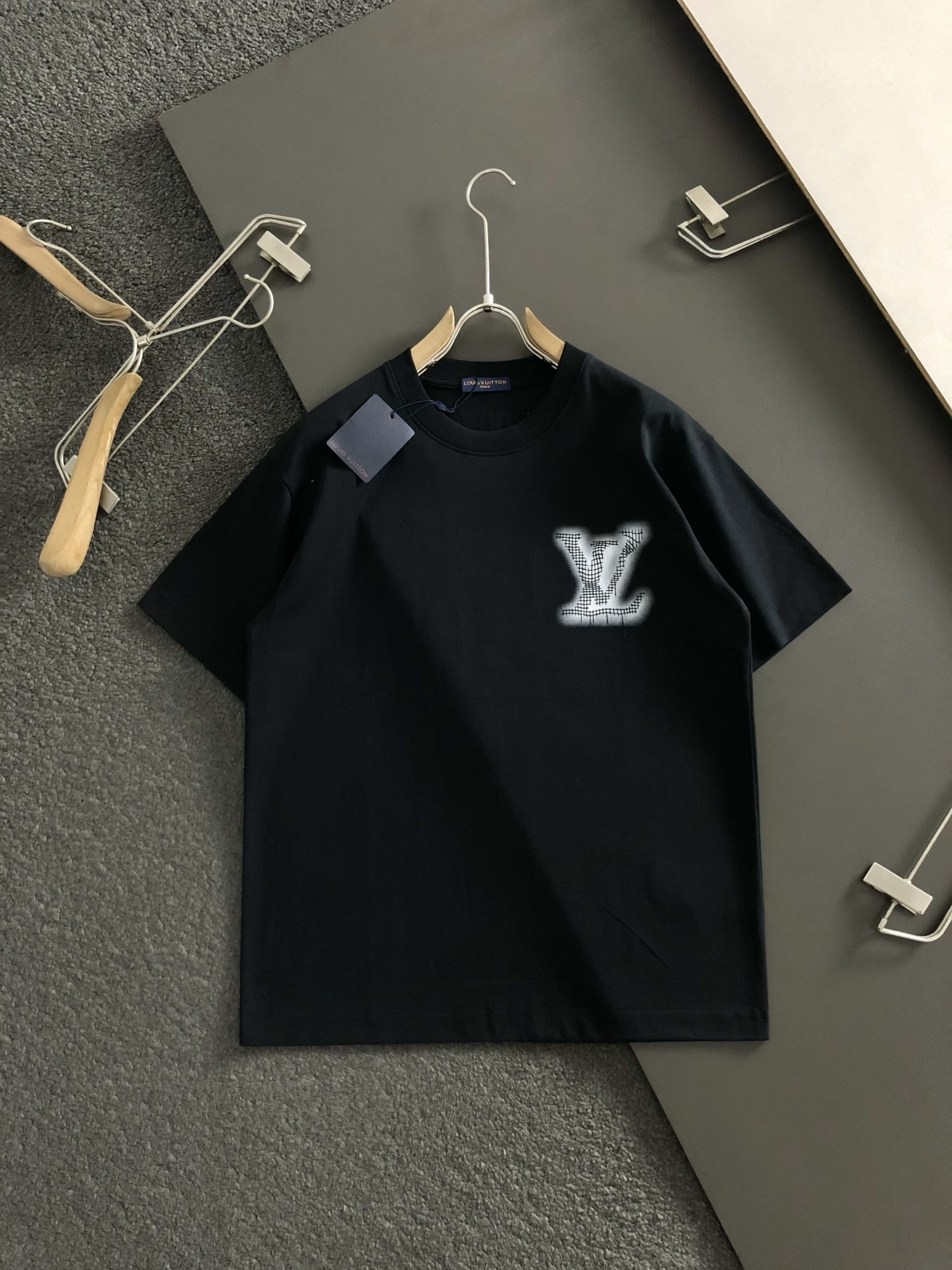 L牌*合身版型S-Xl25早春最新重工印花前后幅对应logo 融合高工艺重磅短袖，高端品质专柜原单圆领援