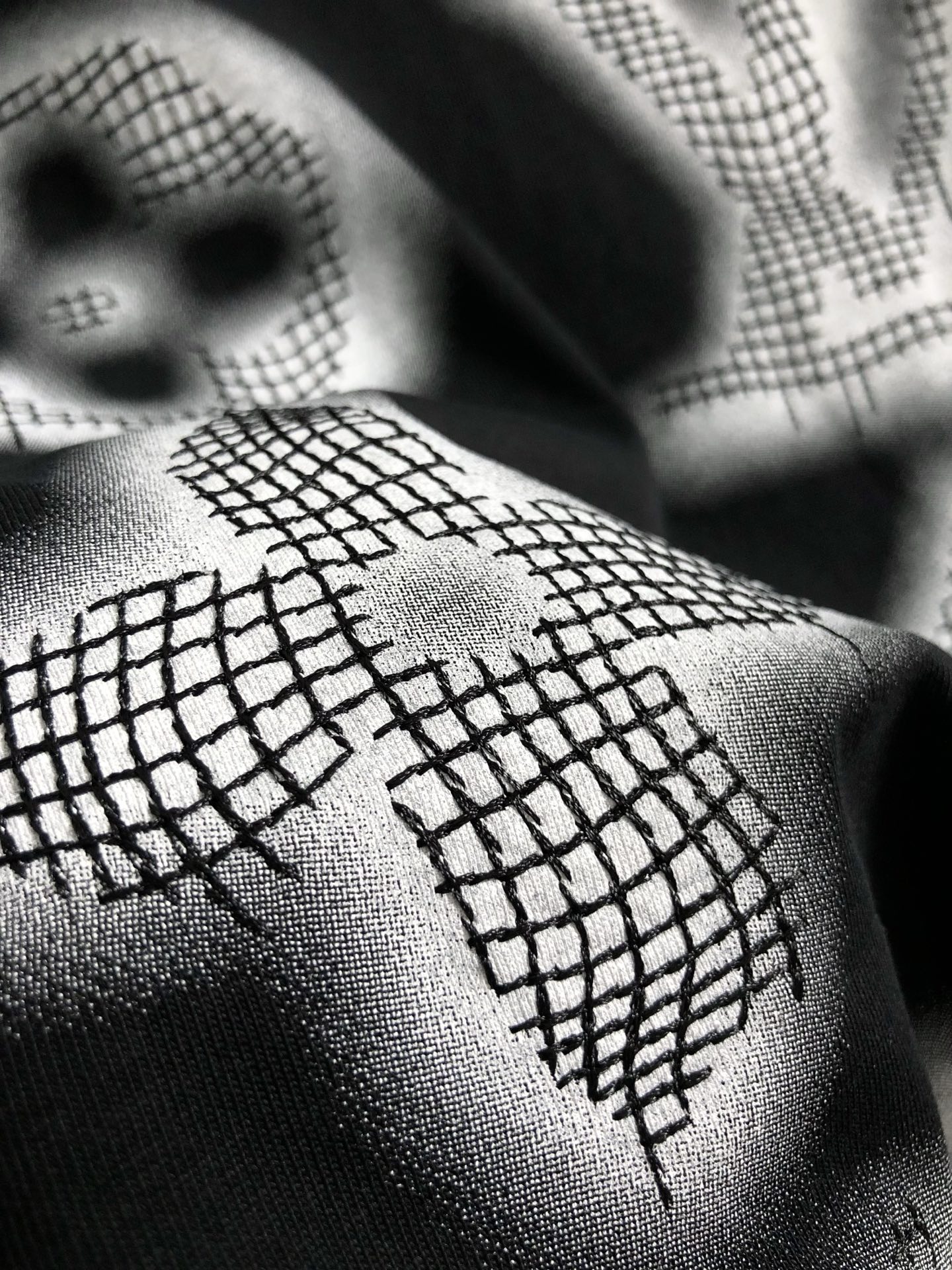 L牌*合身版型S-Xl25早春最新重工印花前后幅对应logo 融合高工艺重磅短袖，高端品质专柜原单圆领援