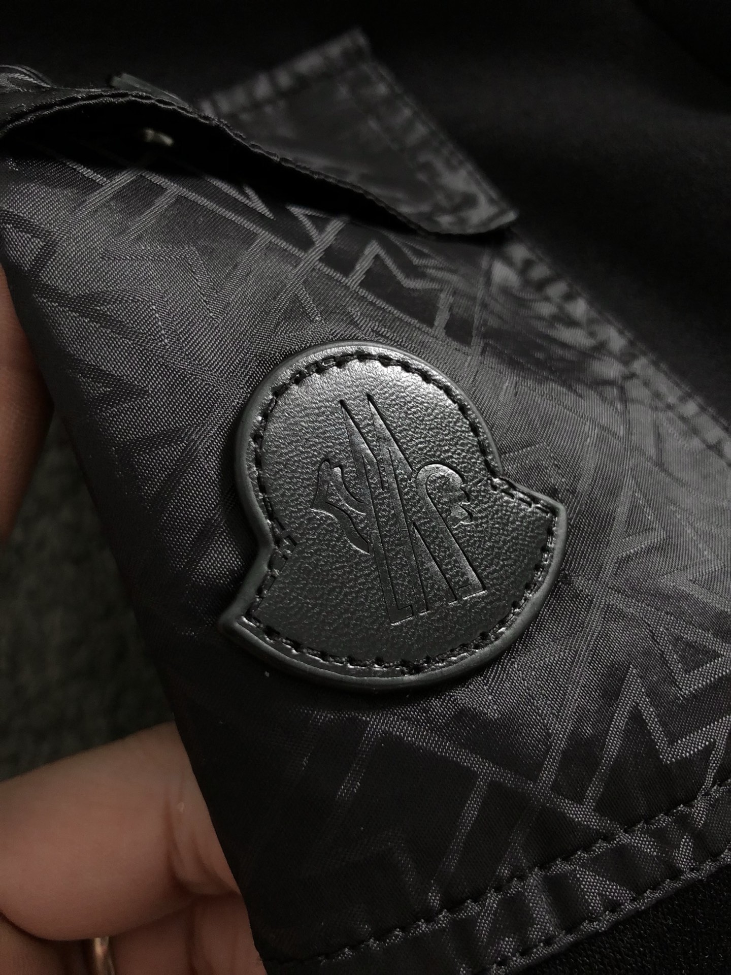 Mon*合身版型M-XXXL25秋冬最顶级线拼接口袋袖皮标套头卫衣，顶级时尚百搭款，进口面料，顶级高工艺