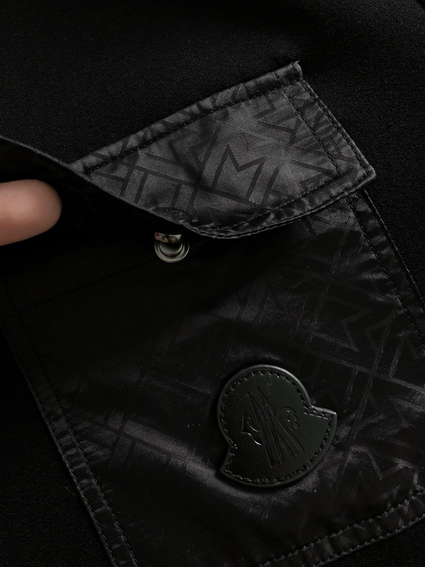 Mon*合身版型M-XXXL25秋冬最顶级线拼接口袋袖皮标套头卫衣，顶级时尚百搭款，进口面料，顶级高工艺