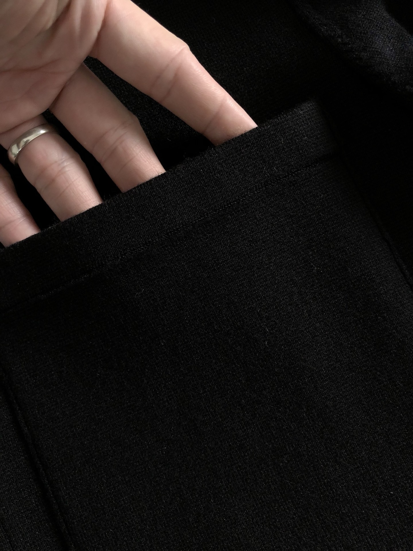 Dir**合身版型M-XXXL2025秋冬精致压花工艺专柜面料羊毛针织外套，顶级元素融合打造，3标齐全，